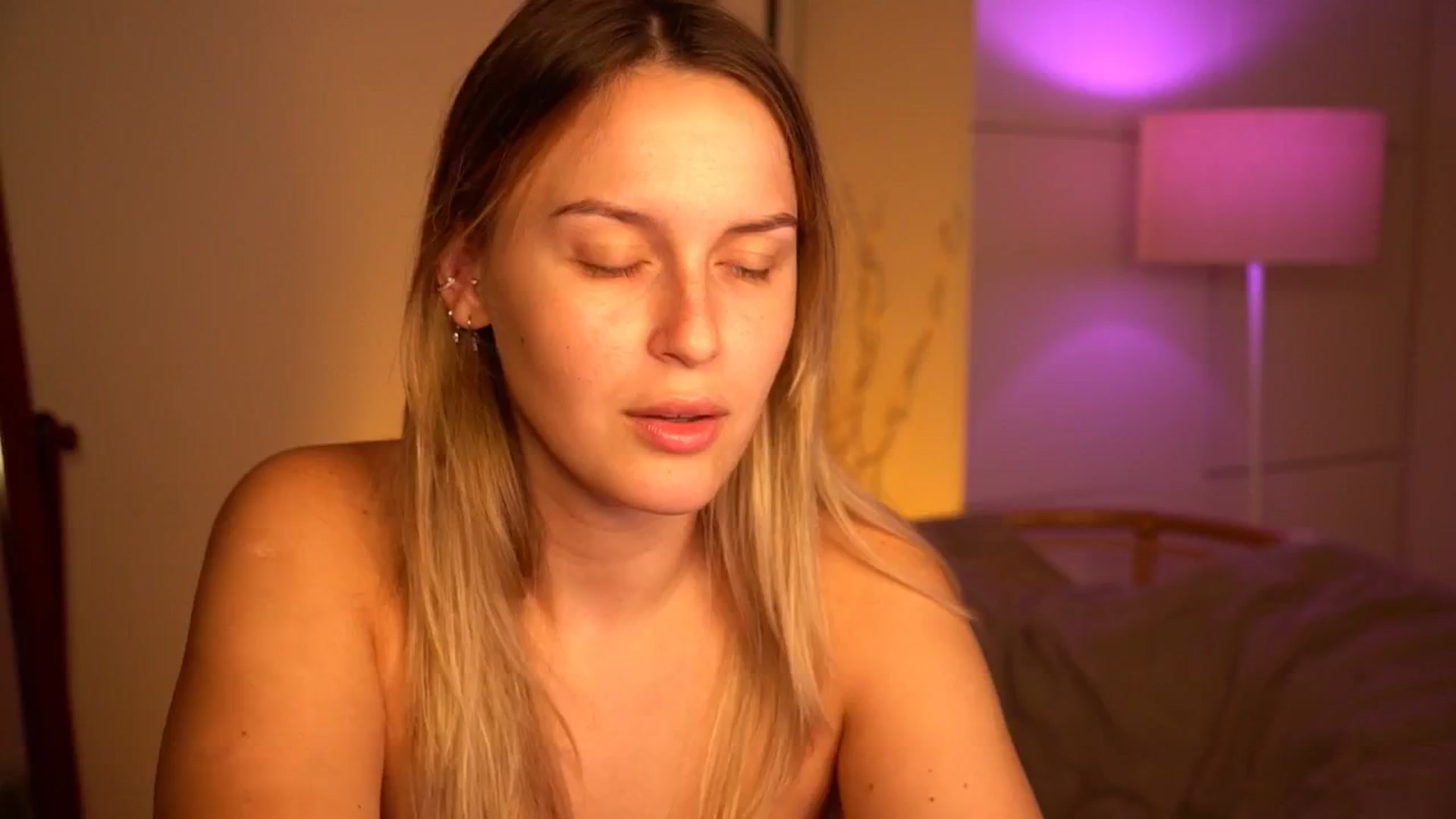 Gallery image thumbnail from sweetpulse_'s myfreecams stream on, 09/12/2024, 08:14 image 14 of 20