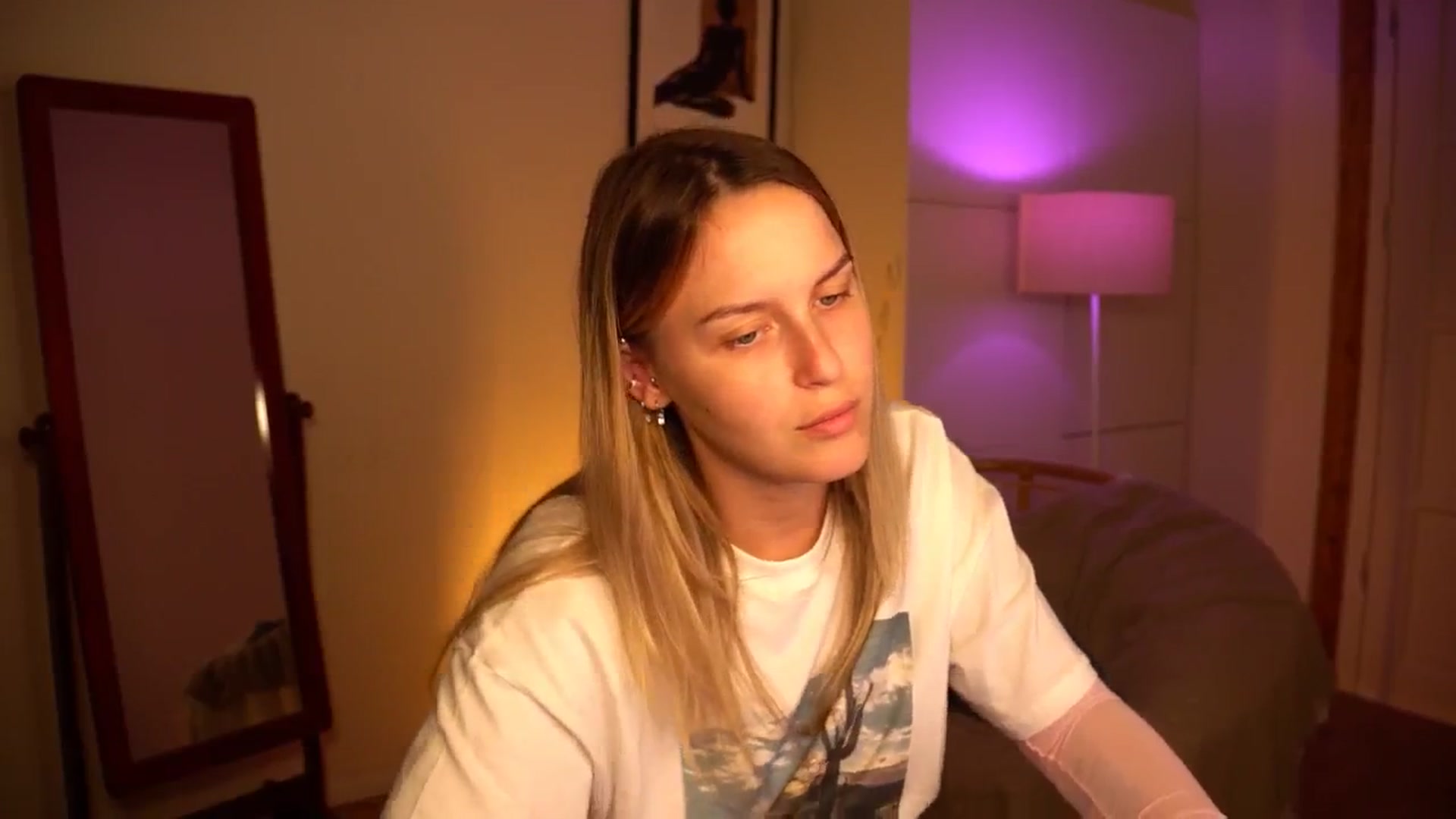 Gallery image thumbnail from sweetpulse_'s myfreecams stream on, 09/12/2024, 09:17 image 6 of 20