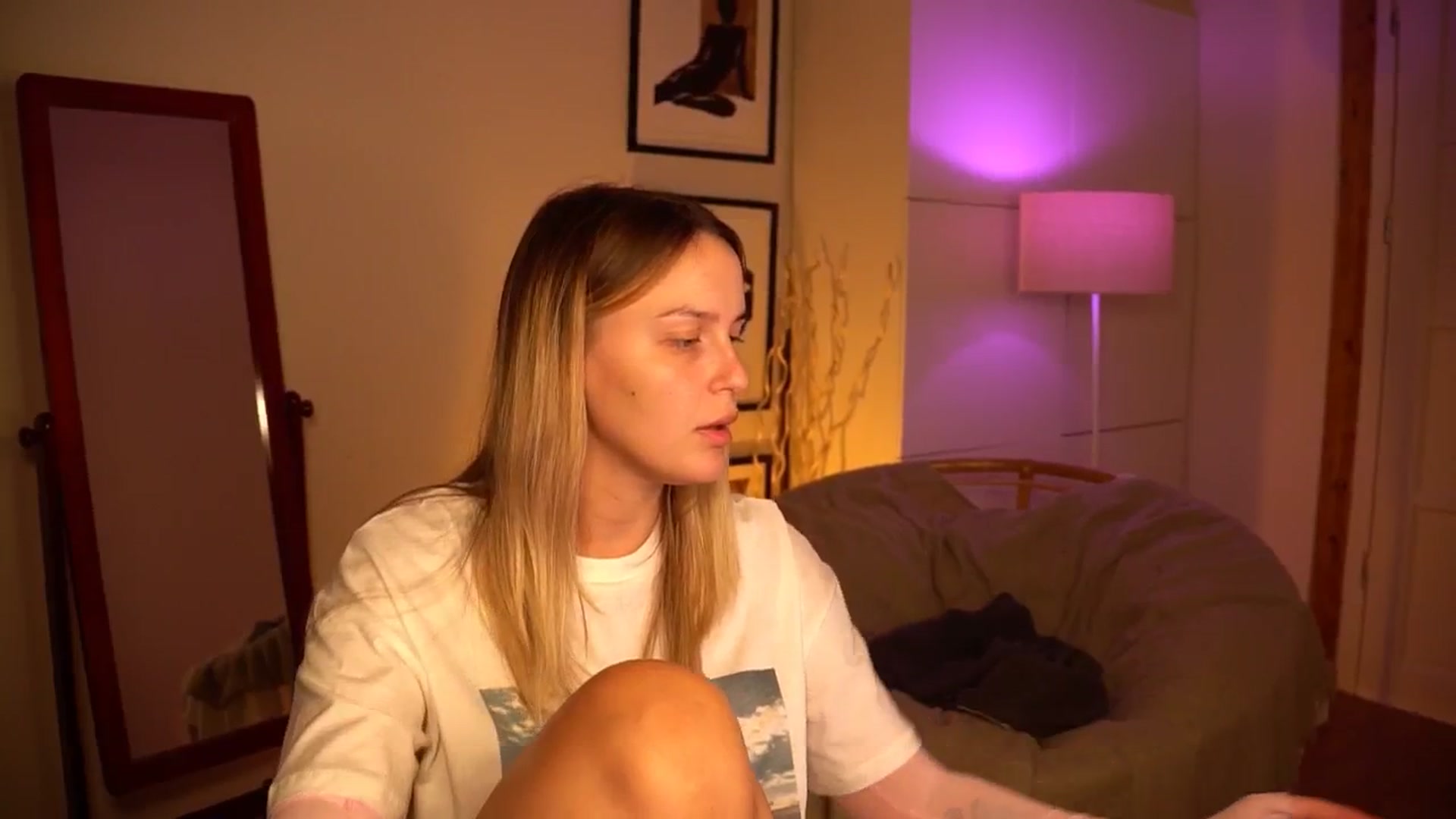 Gallery image thumbnail from sweetpulse_'s myfreecams stream on, 09/12/2024, 09:17 image 8 of 20