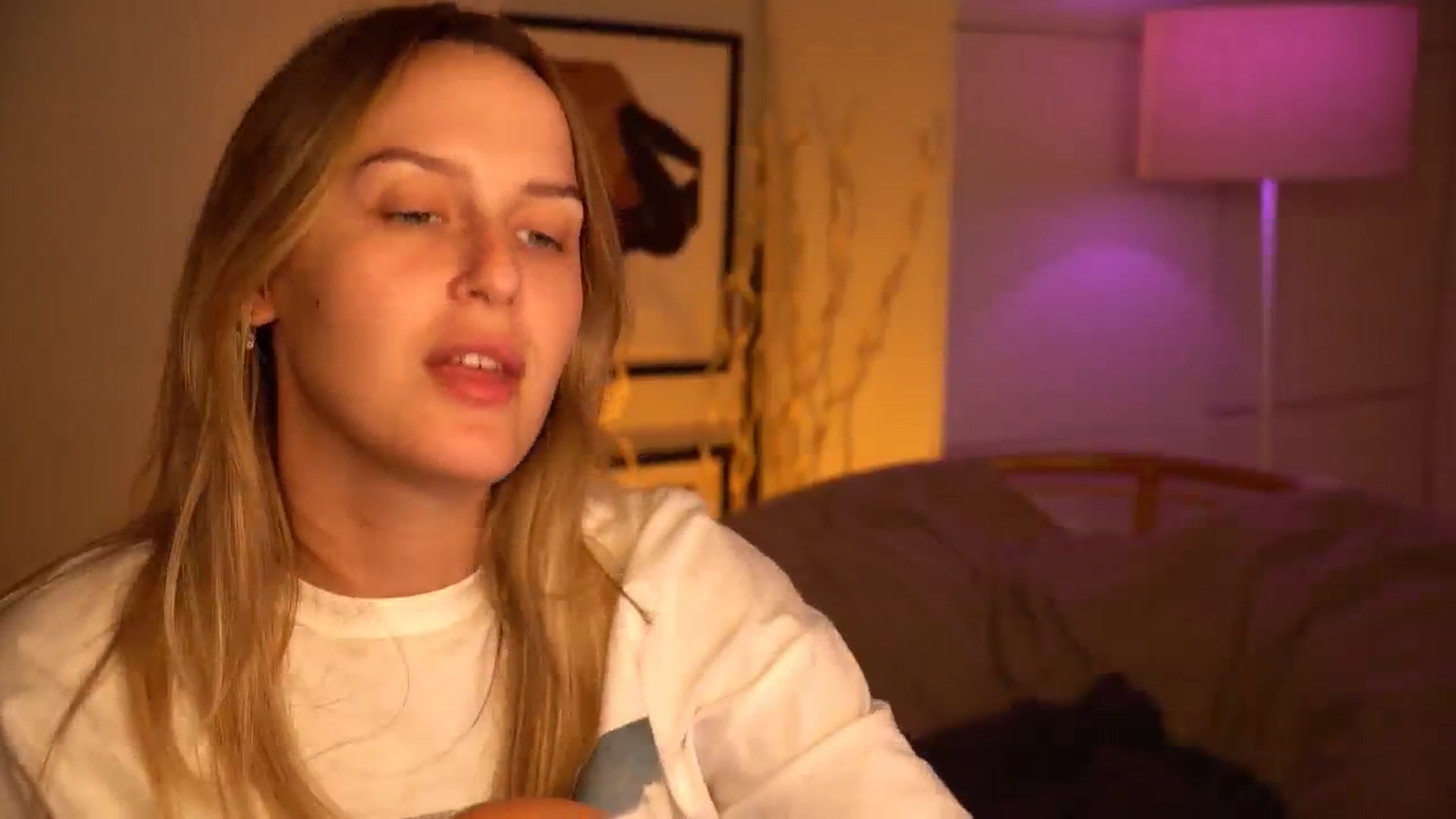 Gallery image thumbnail from sweetpulse_'s myfreecams stream on, 09/12/2024, 09:17 image 9 of 20