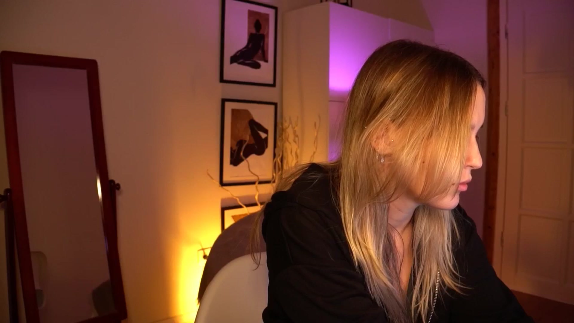 Gallery image thumbnail from sweetpulse_'s myfreecams stream on, 09/16/2024, 07:44 image 3 of 20