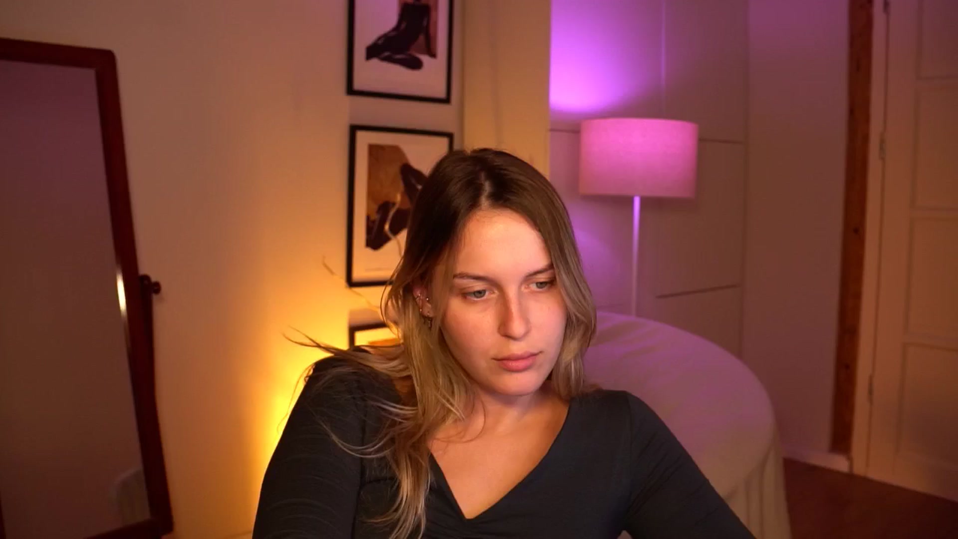 Gallery image thumbnail from sweetpulse_'s myfreecams stream on, 09/16/2024, 09:17 image 16 of 20