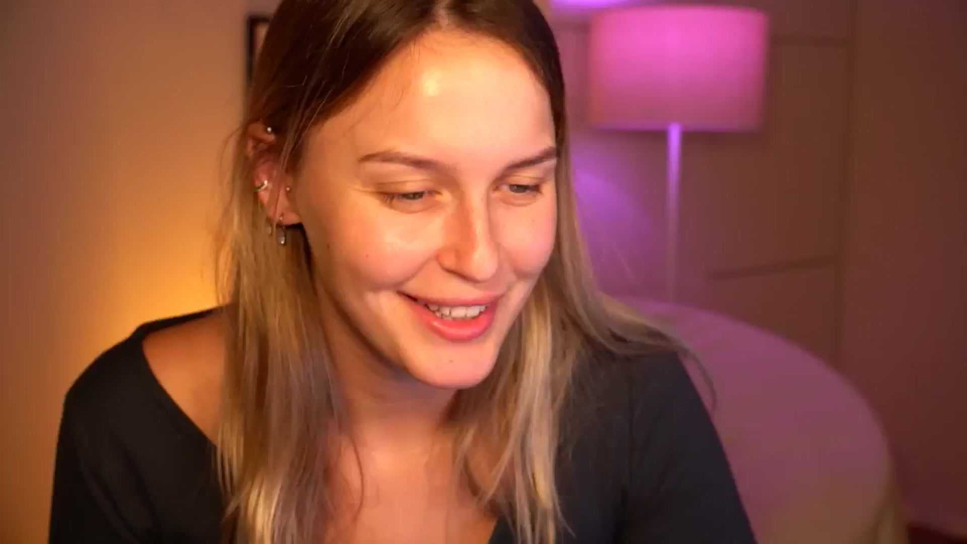 Gallery image thumbnail from sweetpulse_'s myfreecams stream on, 09/16/2024, 09:17 image 19 of 20