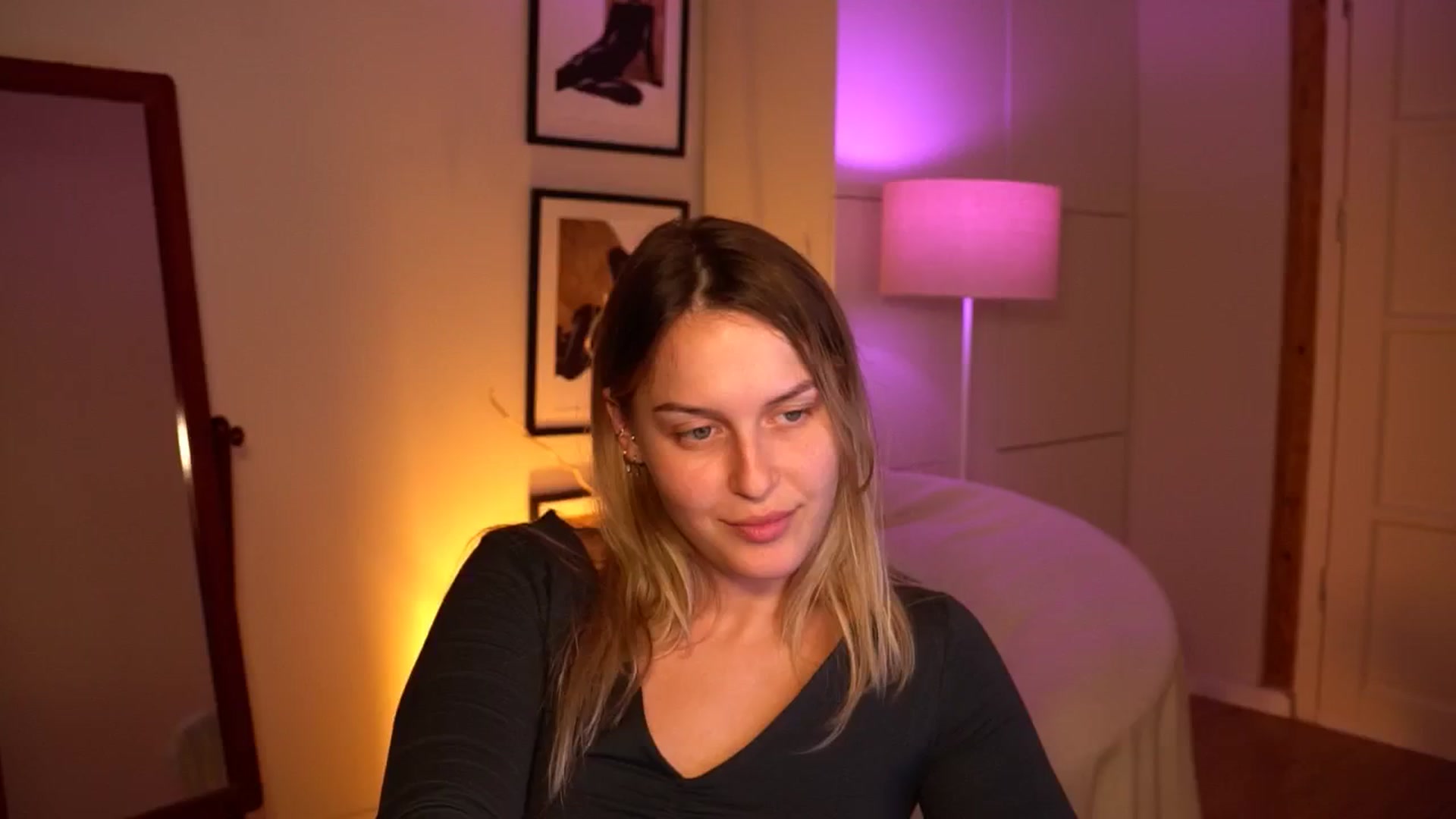 Gallery image thumbnail from sweetpulse_'s myfreecams stream on, 09/16/2024, 09:17 image 15 of 20