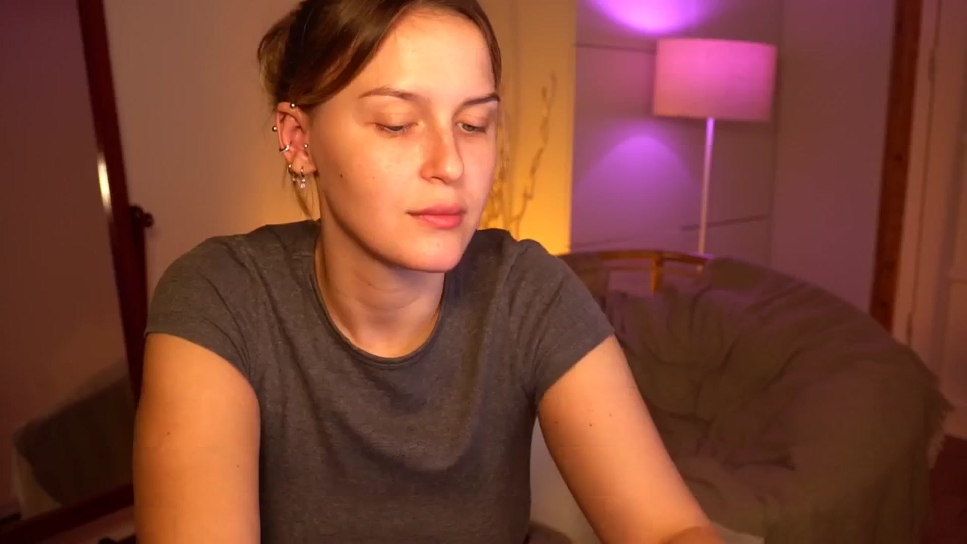 Gallery image thumbnail from sweetpulse_'s myfreecams stream on, 09/17/2024, 08:14 image 15 of 20