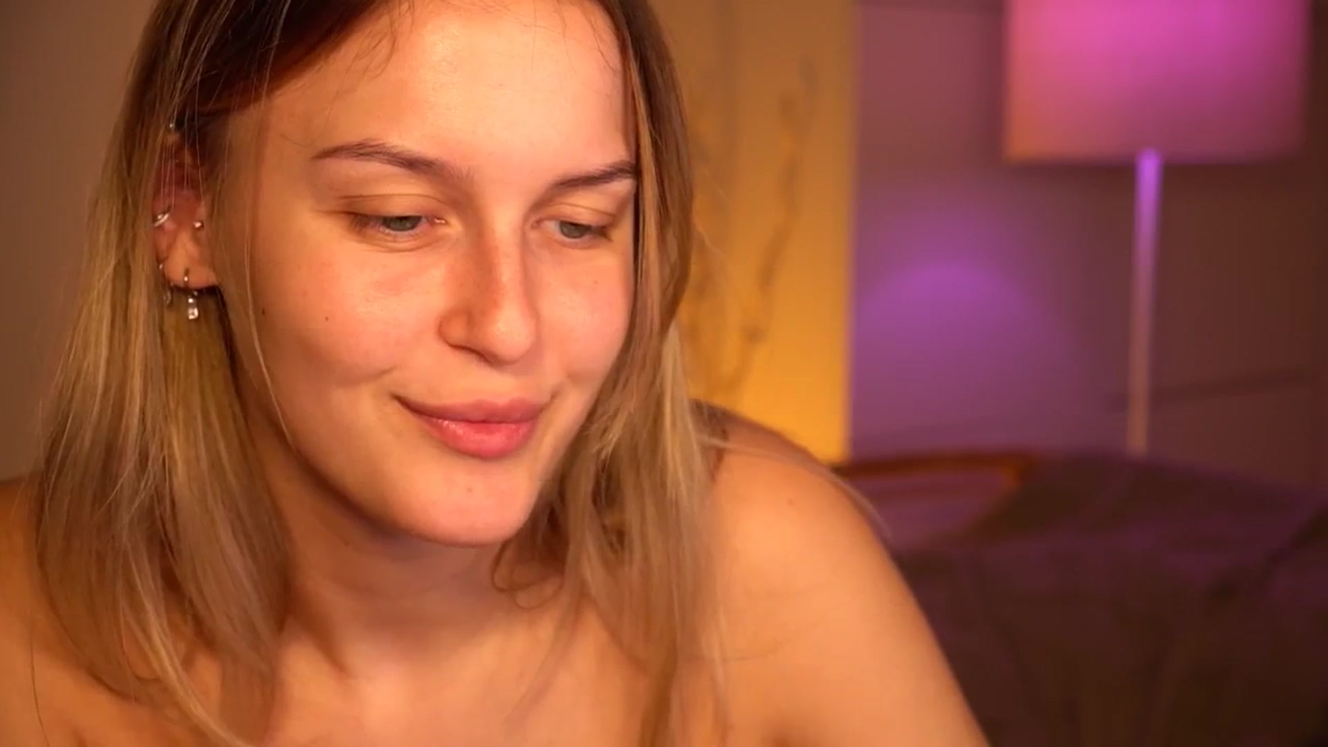Gallery image thumbnail from sweetpulse_'s myfreecams stream on, 09/18/2024, 08:54 image 12 of 20