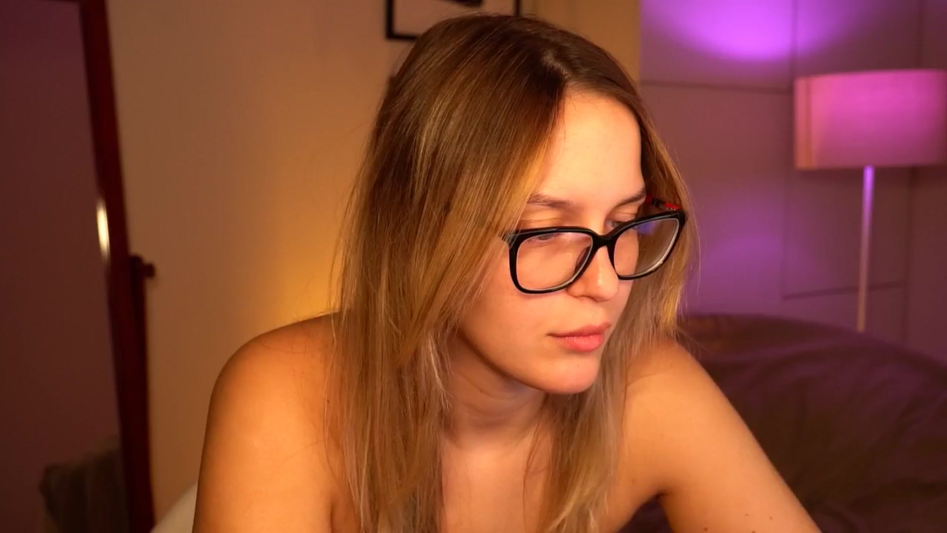 Gallery image thumbnail from sweetpulse_'s myfreecams stream on, 09/21/2024, 07:11 image 11 of 20
