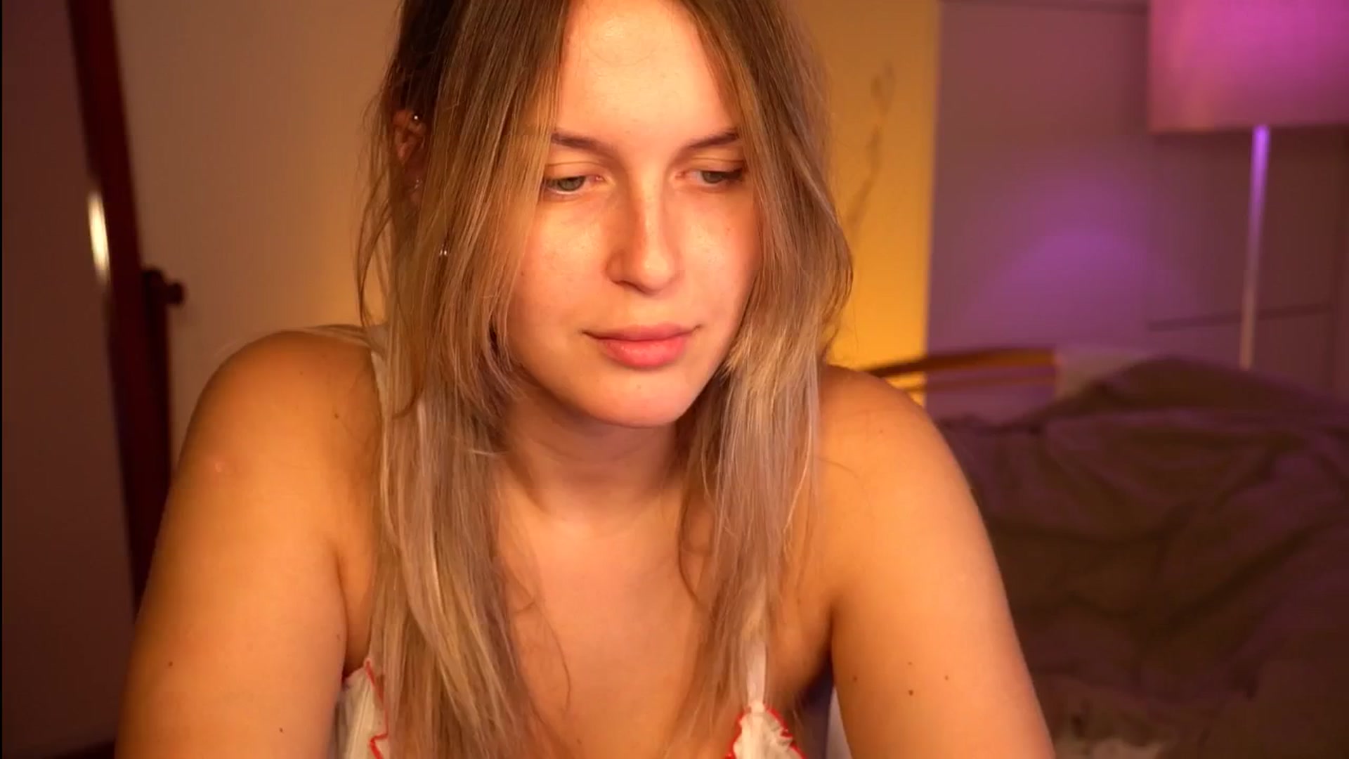 Gallery image thumbnail from sweetpulse_'s myfreecams stream on, 09/22/2024, 07:29 image 9 of 20