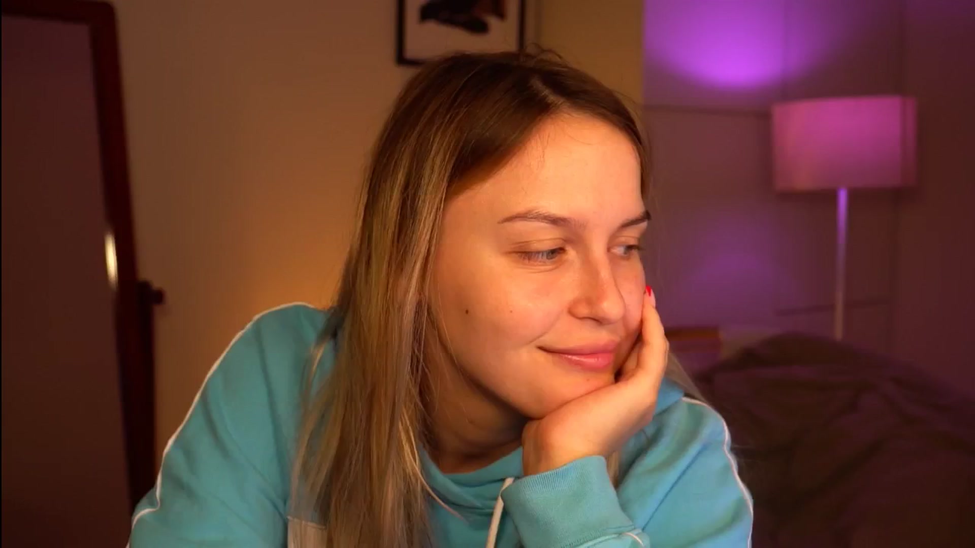 Gallery image thumbnail from sweetpulse_'s myfreecams stream on, 09/22/2024, 07:52 image 10 of 20