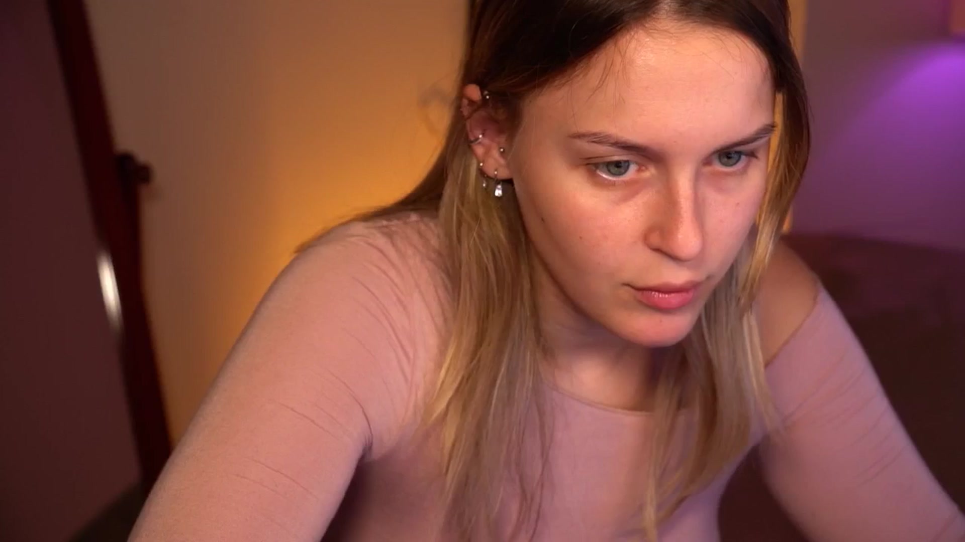 Gallery image thumbnail from sweetpulse_'s myfreecams stream on, 09/23/2024, 06:18 image 20 of 20