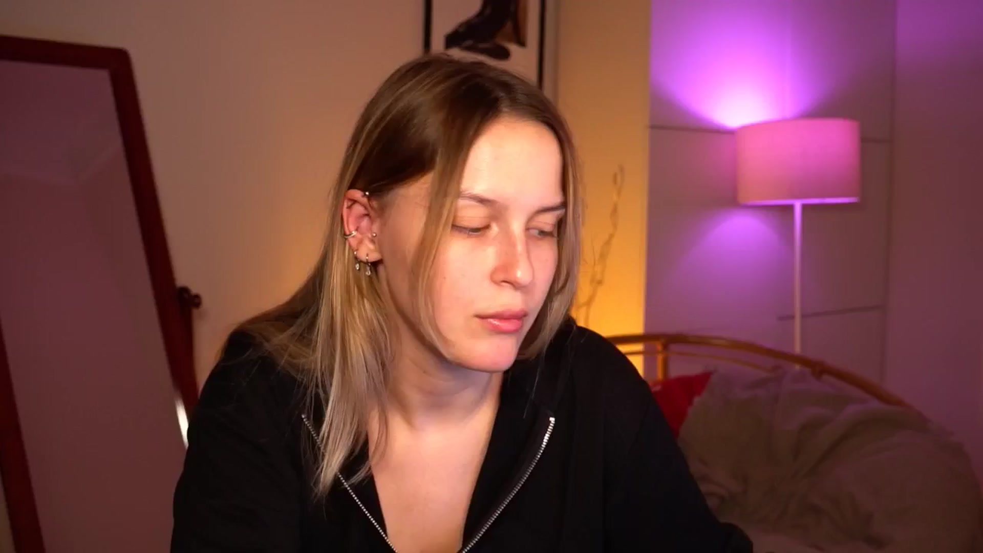 Gallery image thumbnail from sweetpulse_'s myfreecams stream on, 09/23/2024, 07:20 image 2 of 20