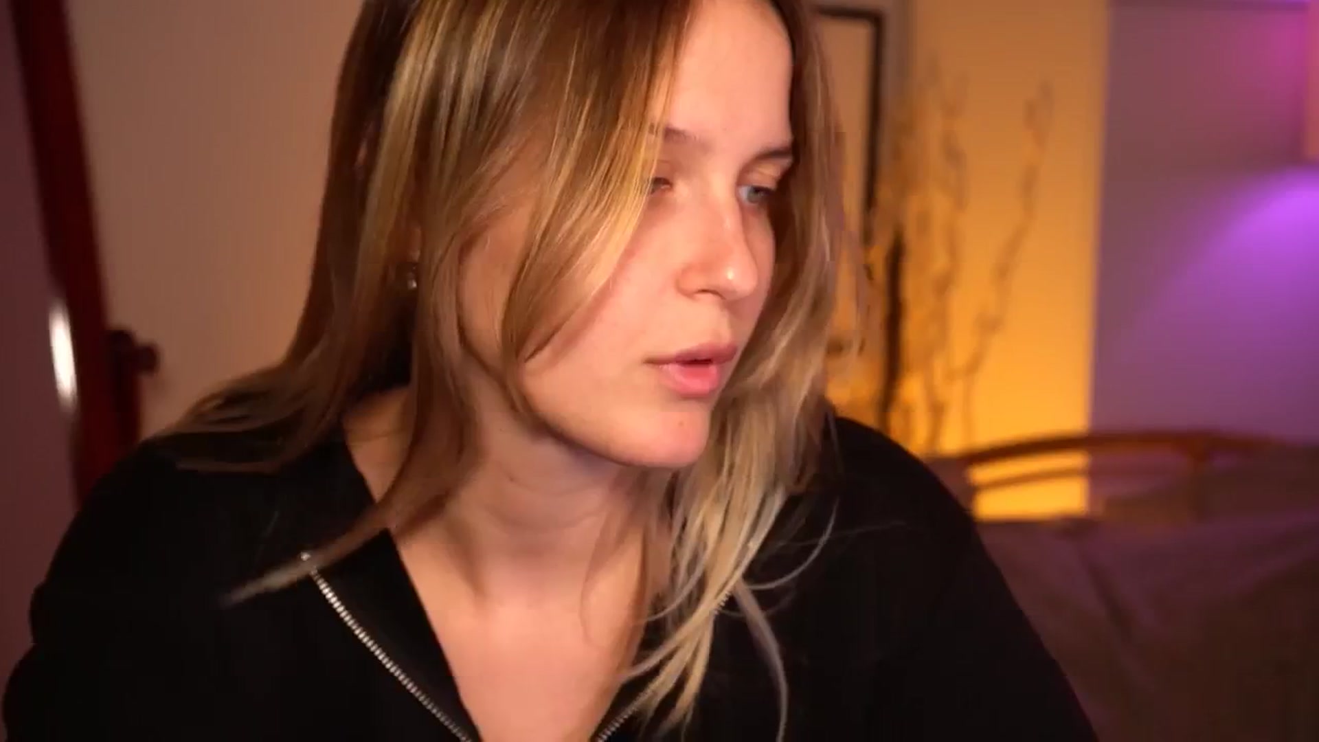 Gallery image thumbnail from sweetpulse_'s myfreecams stream on, 09/23/2024, 11:16 image 13 of 20