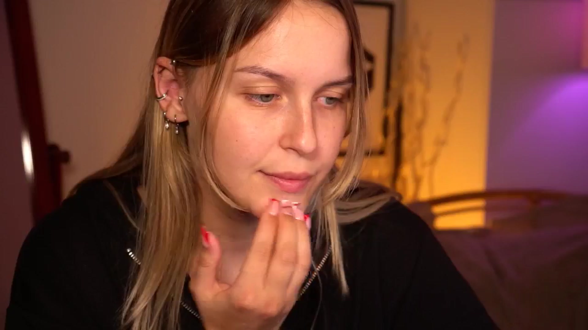 Gallery image thumbnail from sweetpulse_'s myfreecams stream on, 09/23/2024, 11:16 image 11 of 20