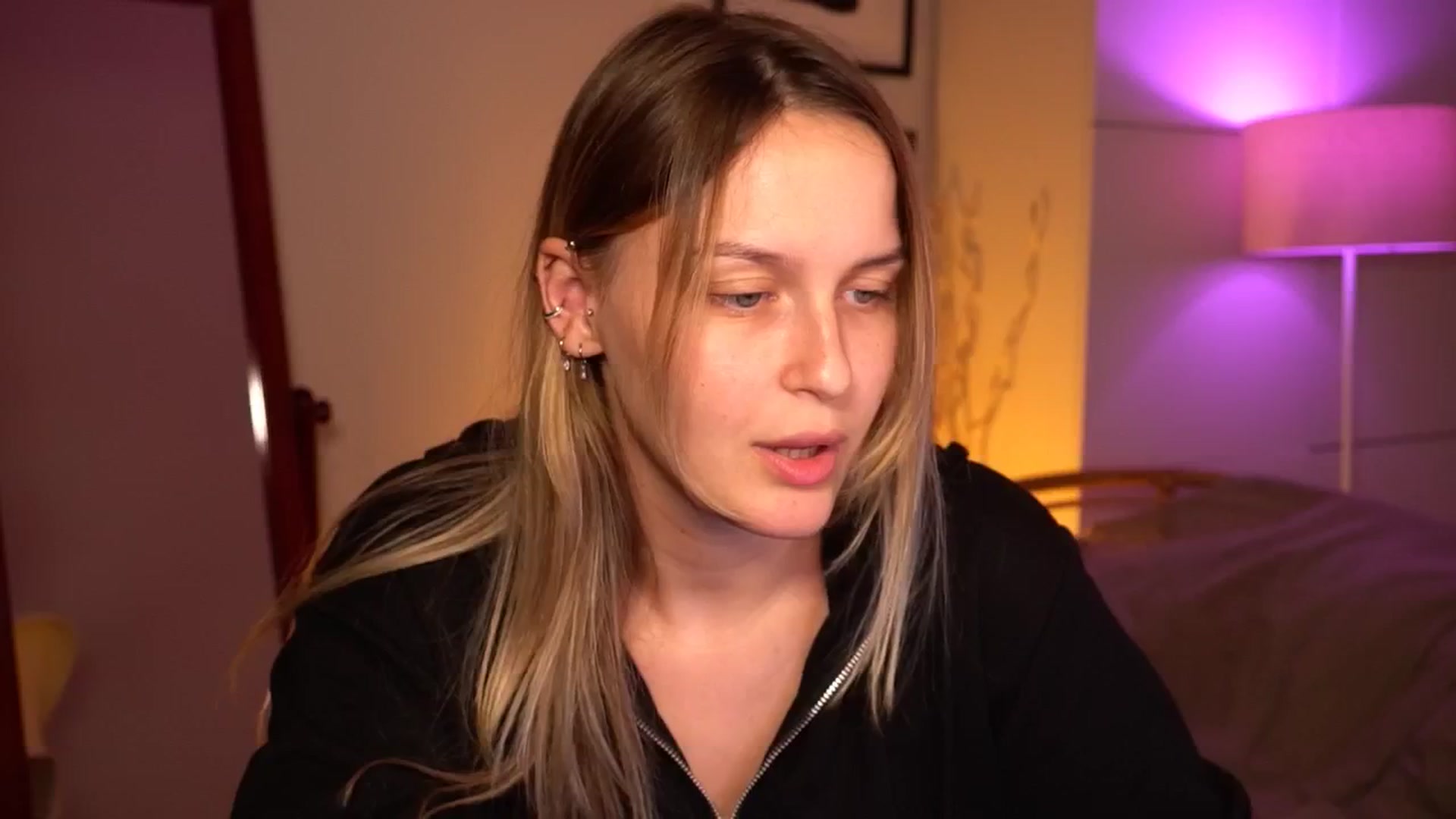 Gallery image thumbnail from sweetpulse_'s myfreecams stream on, 09/23/2024, 11:16 image 7 of 20