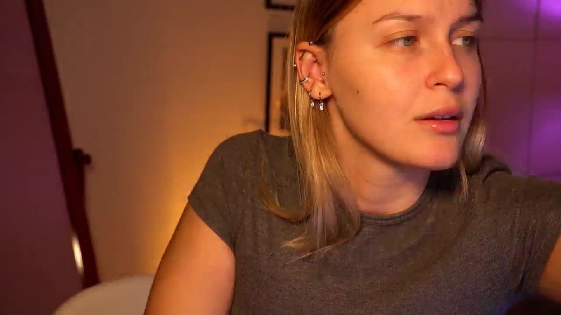 Gallery image thumbnail from sweetpulse_'s myfreecams stream on, 09/24/2024, 08:18 image 10 of 20