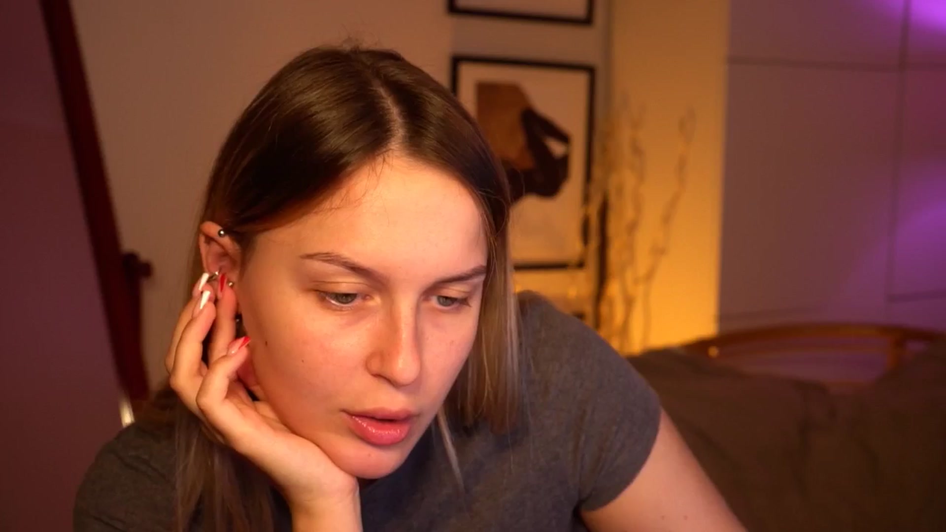 Gallery image thumbnail from sweetpulse_'s myfreecams stream on, 09/24/2024, 08:18 image 17 of 20