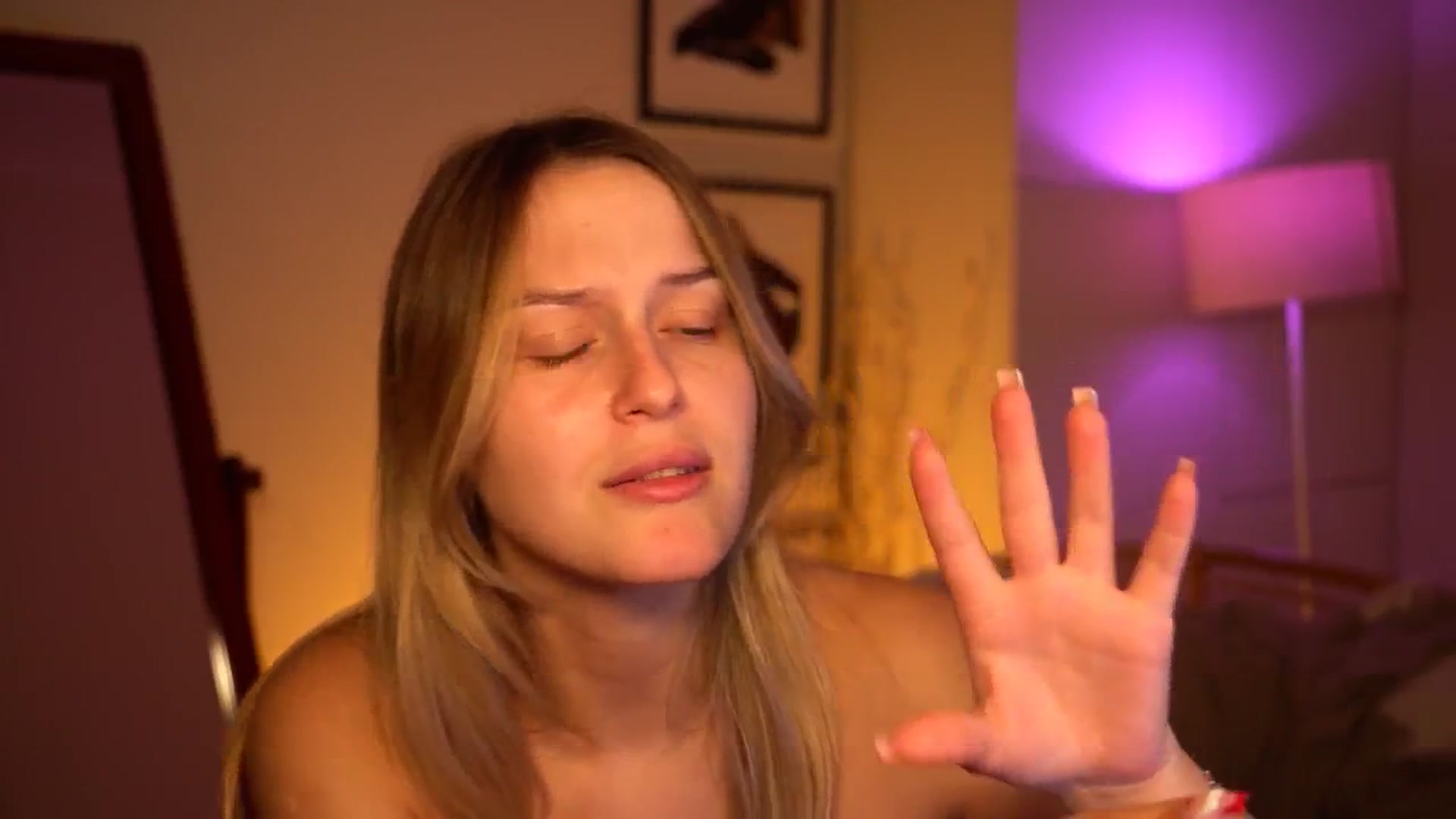 Gallery image thumbnail from sweetpulse_'s myfreecams stream on, 09/27/2024, 09:08 image 13 of 20