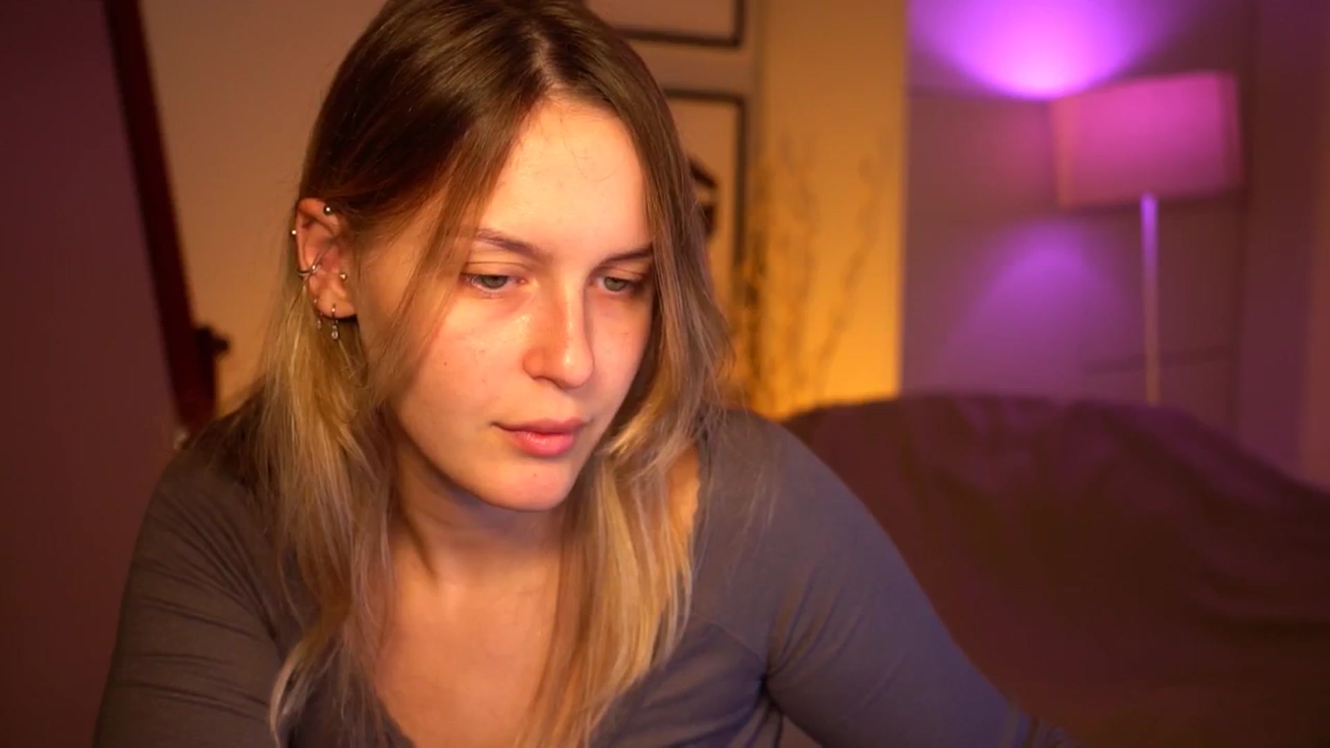 Gallery image thumbnail from sweetpulse_'s myfreecams stream on, 09/27/2024, 09:08 image 5 of 20