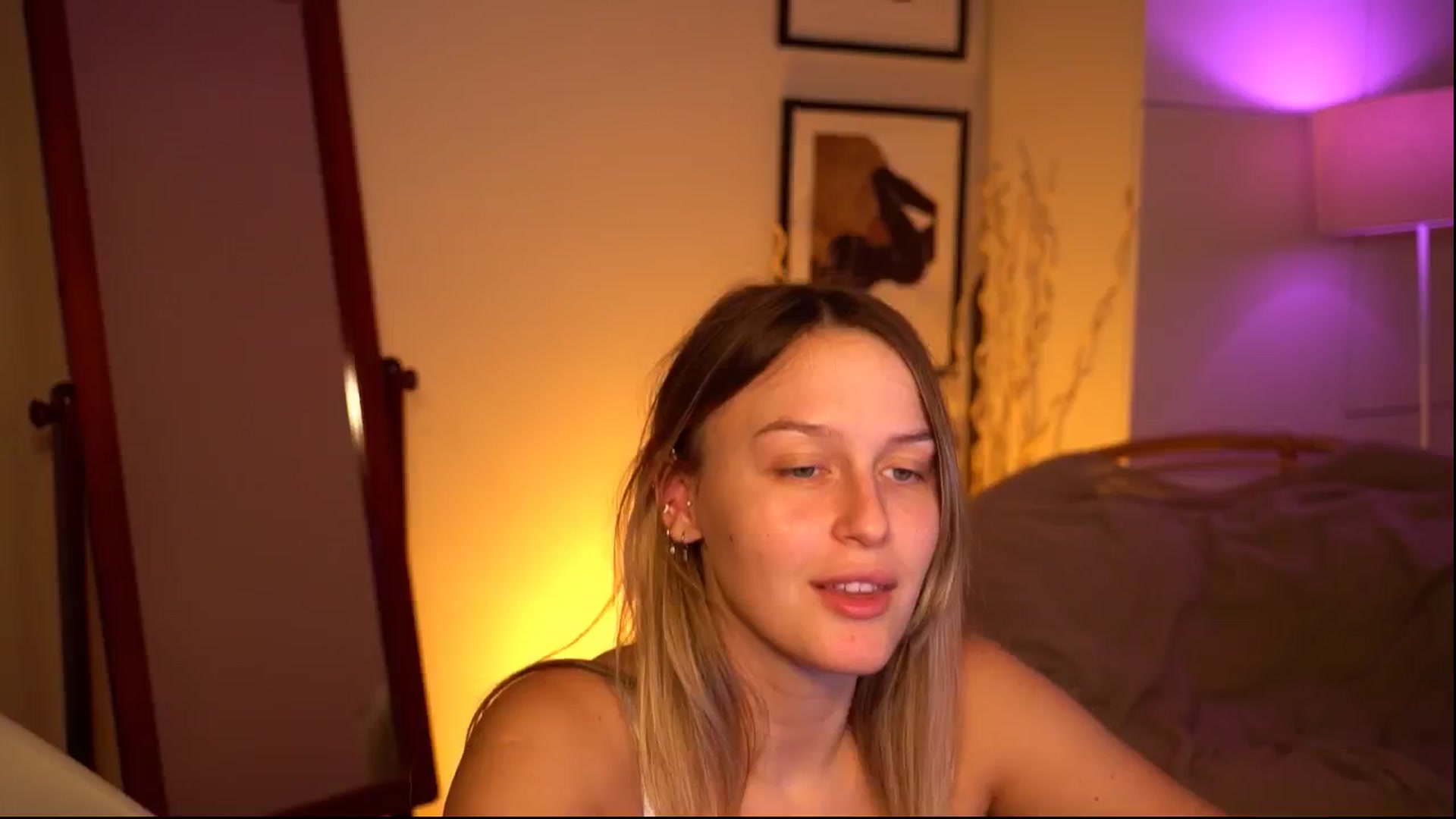 Gallery image thumbnail from sweetpulse_'s myfreecams stream on, 09/29/2024, 09:04 image 14 of 20