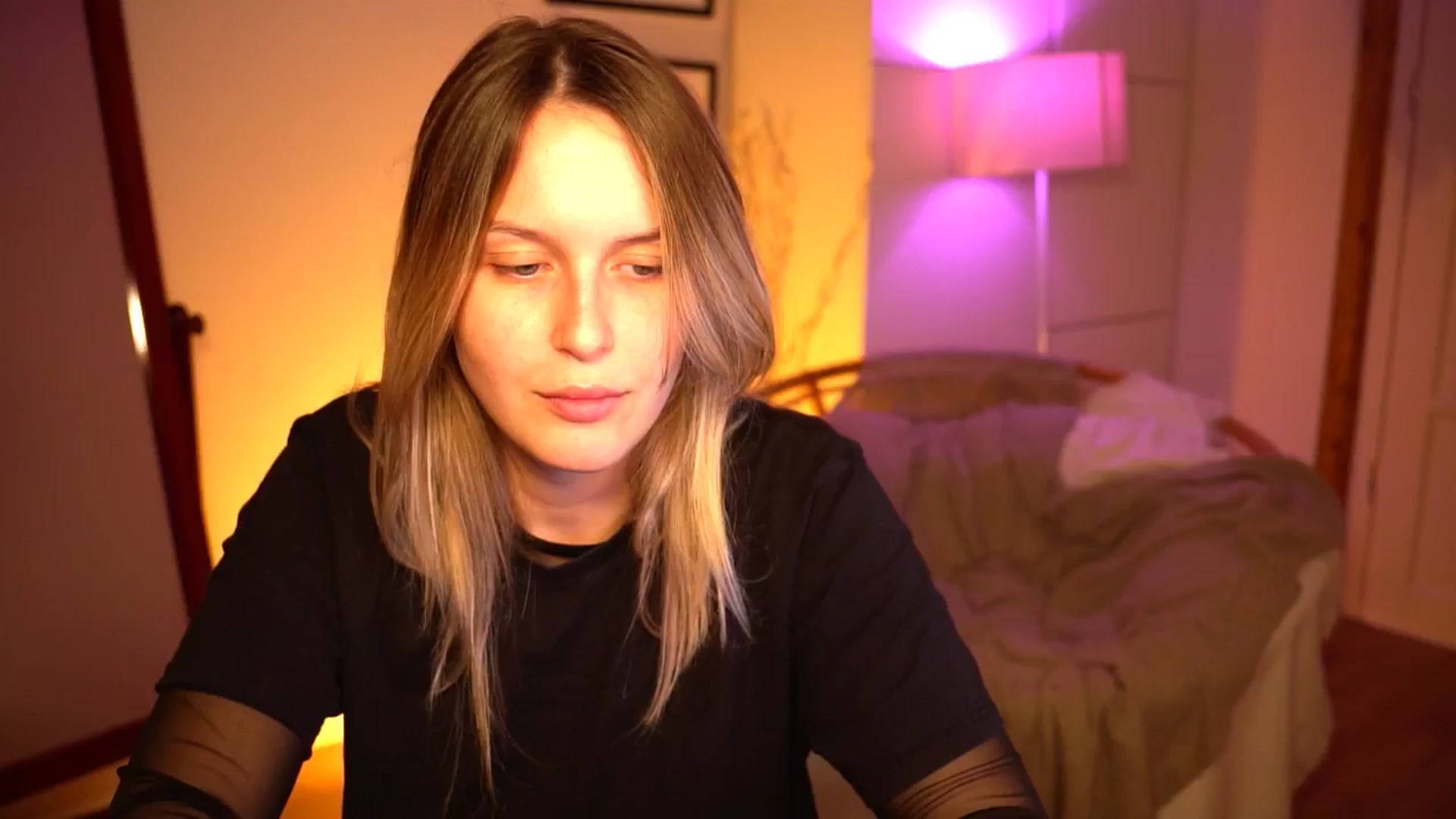 Gallery image thumbnail from sweetpulse_'s myfreecams stream on, 10/01/2024, 09:23 image 12 of 20