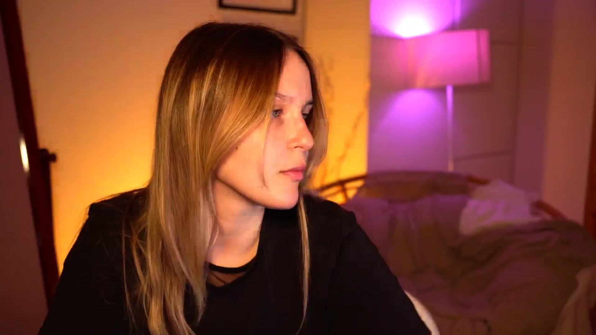 Gallery image thumbnail from sweetpulse_'s myfreecams stream on, 10/01/2024, 09:23 image 15 of 20