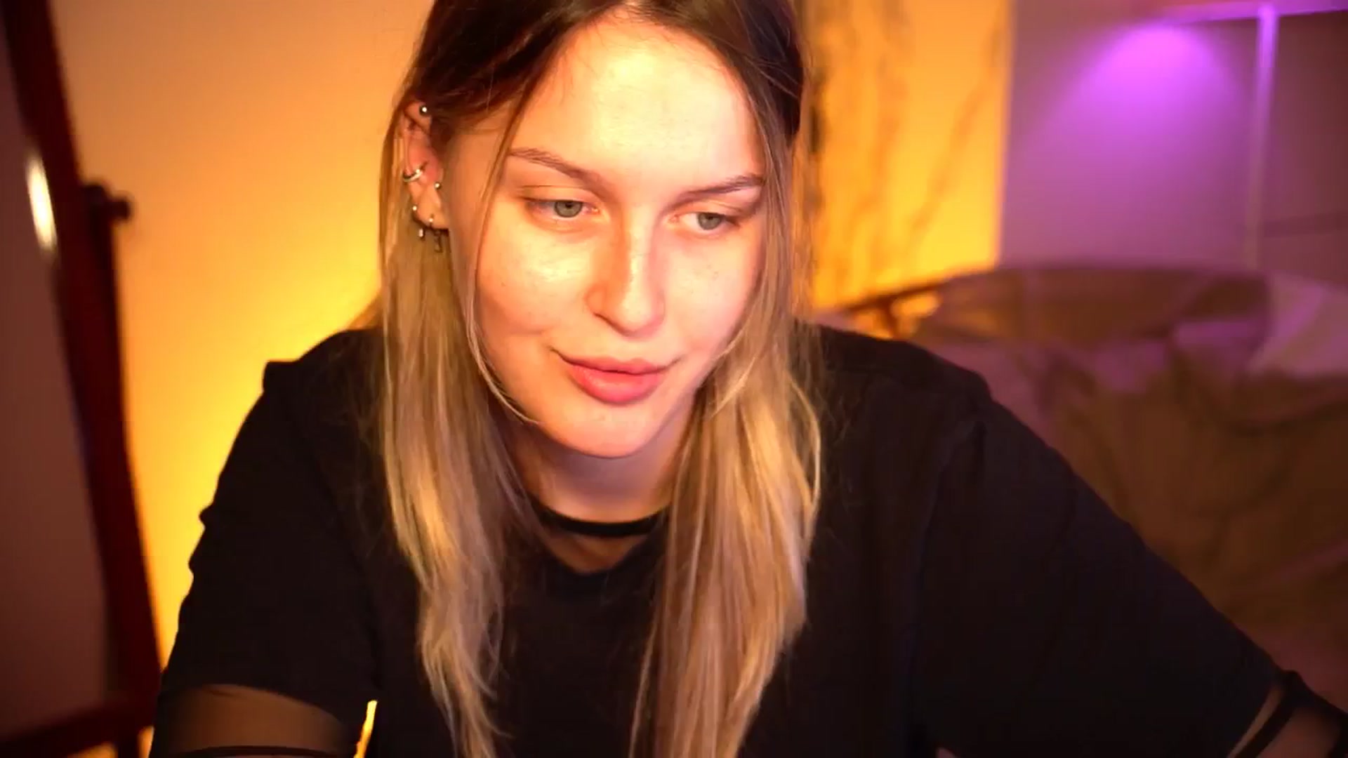 Gallery image thumbnail from sweetpulse_'s myfreecams stream on, 10/01/2024, 09:23 image 7 of 20
