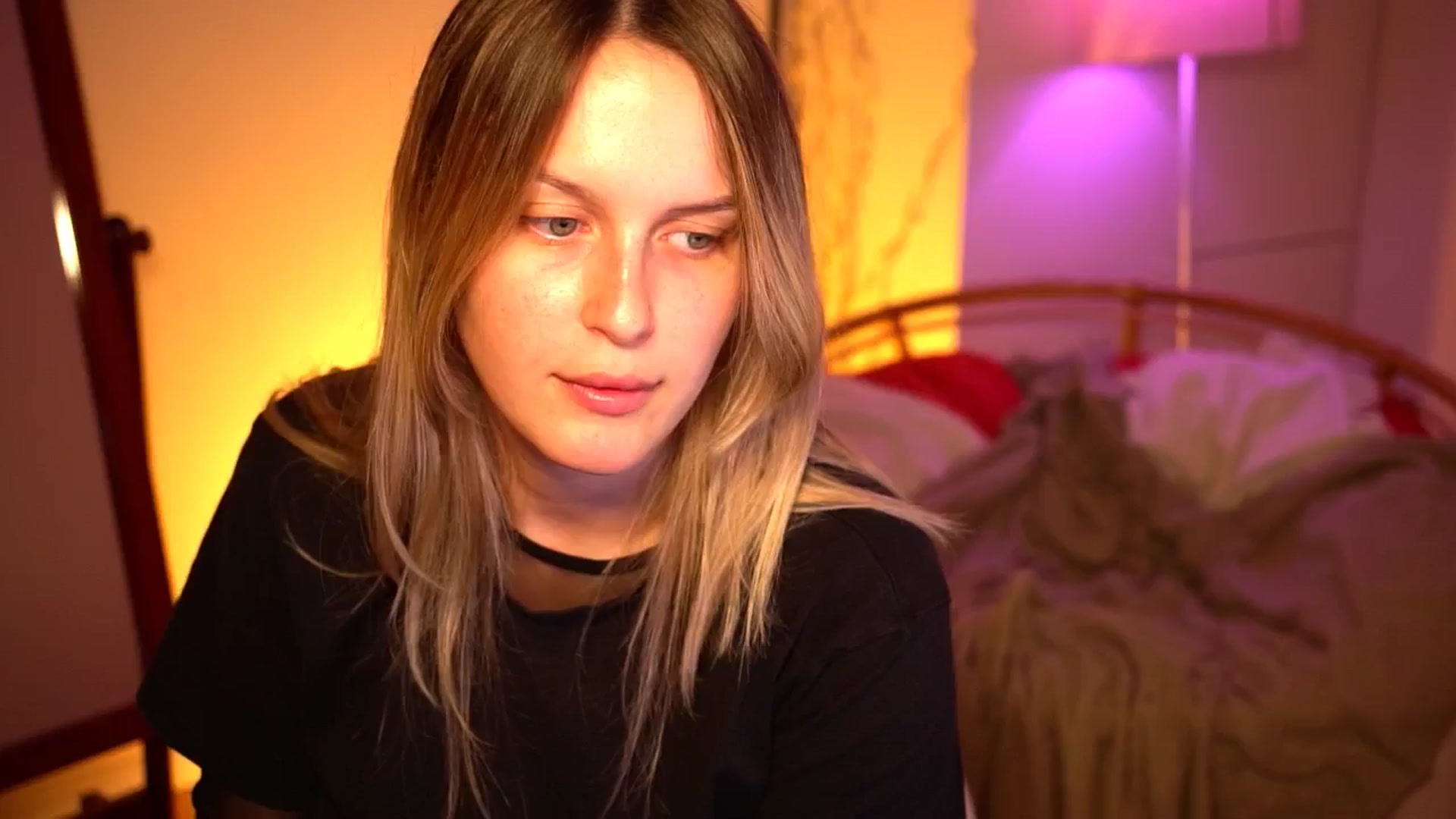 Gallery image thumbnail from sweetpulse_'s myfreecams stream on, 10/01/2024, 09:48 image 11 of 20