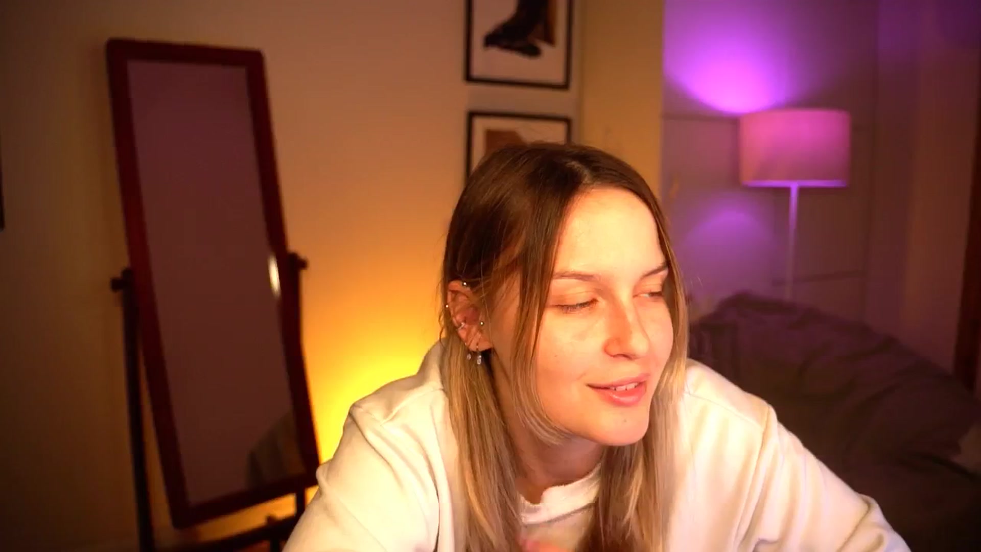 Gallery image thumbnail from sweetpulse_'s myfreecams stream on, 10/05/2024, 08:37 image 15 of 20