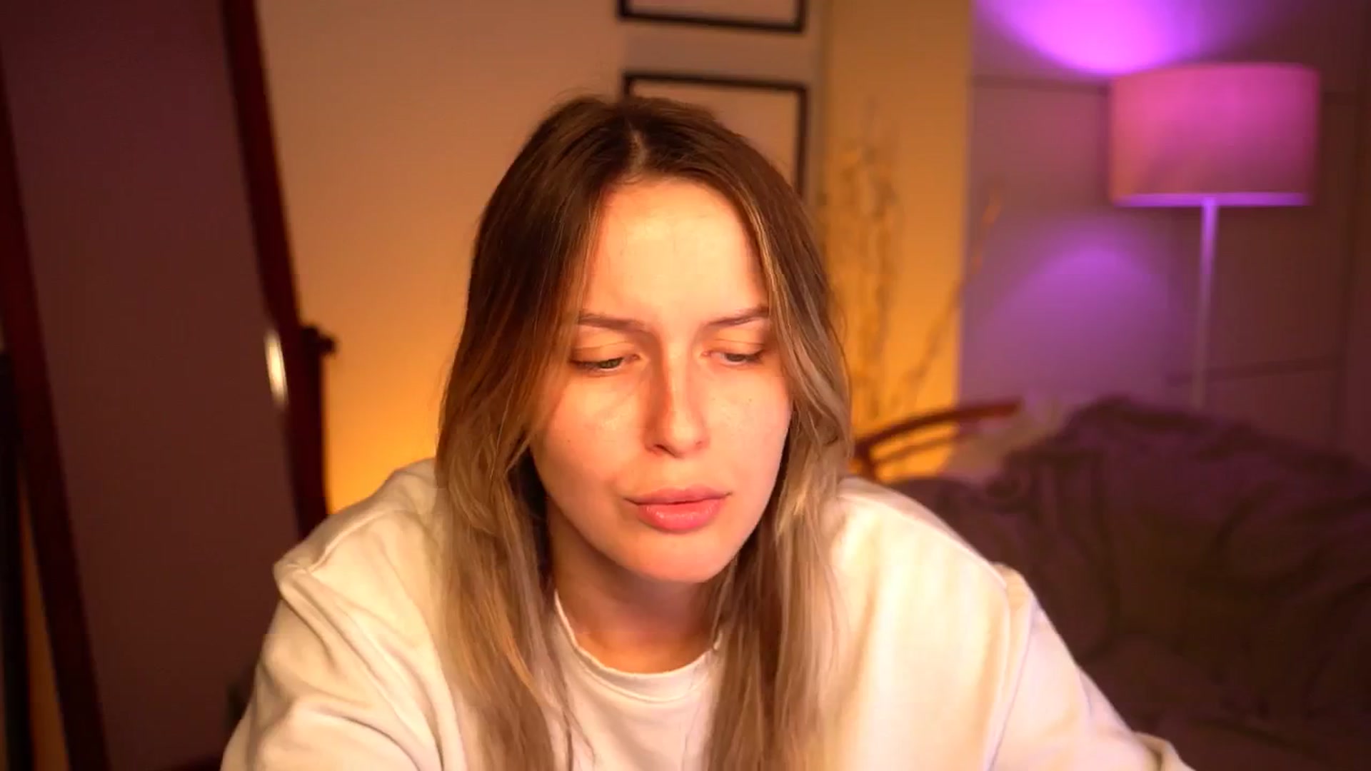 Gallery image thumbnail from sweetpulse_'s myfreecams stream on, 10/05/2024, 08:37 image 10 of 20