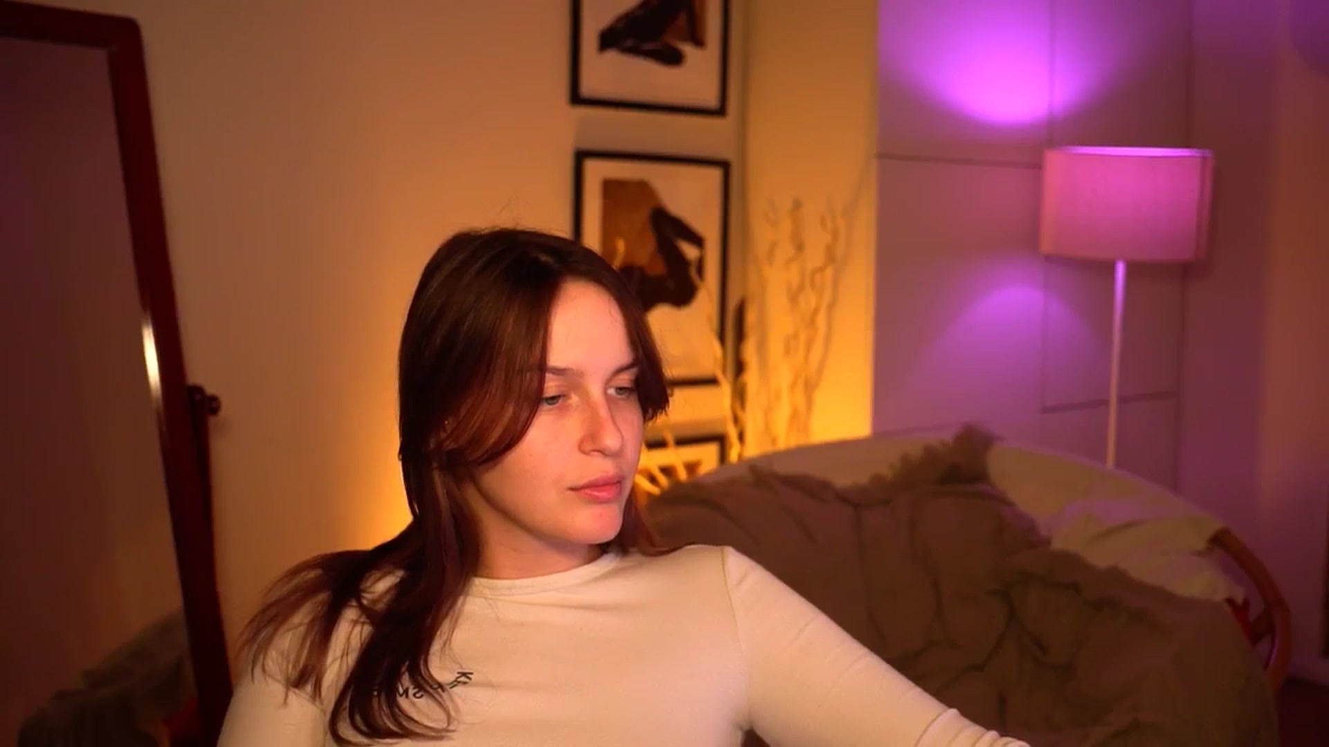 Gallery image thumbnail from sweetpulse_'s myfreecams stream on, 10/11/2024, 10:01 image 8 of 20