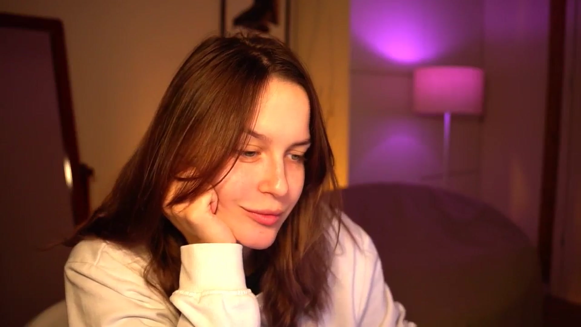 Gallery image thumbnail from sweetpulse_'s myfreecams stream on, 10/15/2024, 06:33 image 5 of 20