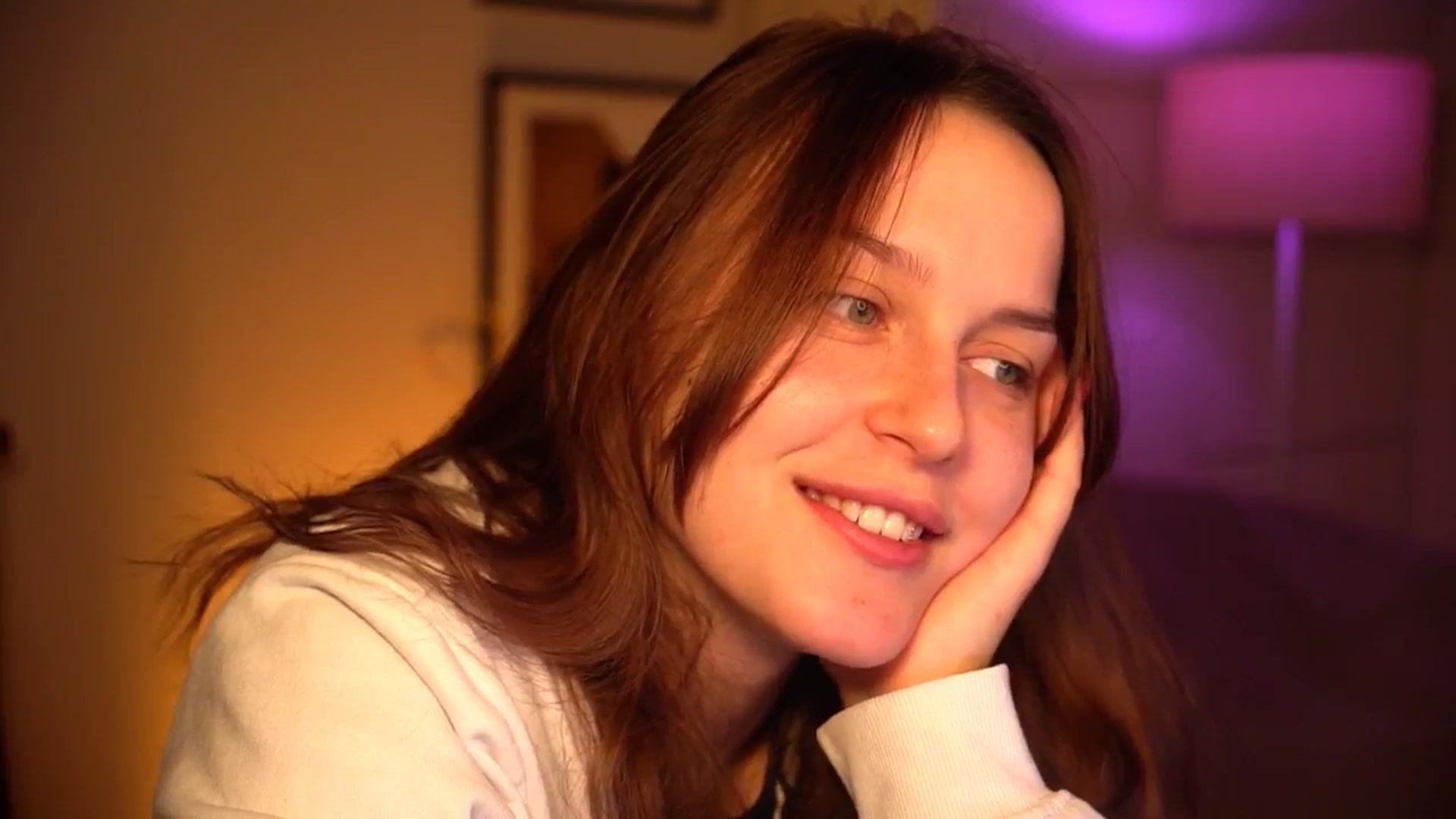 Gallery image thumbnail from sweetpulse_'s myfreecams stream on, 10/15/2024, 06:33 image 6 of 20