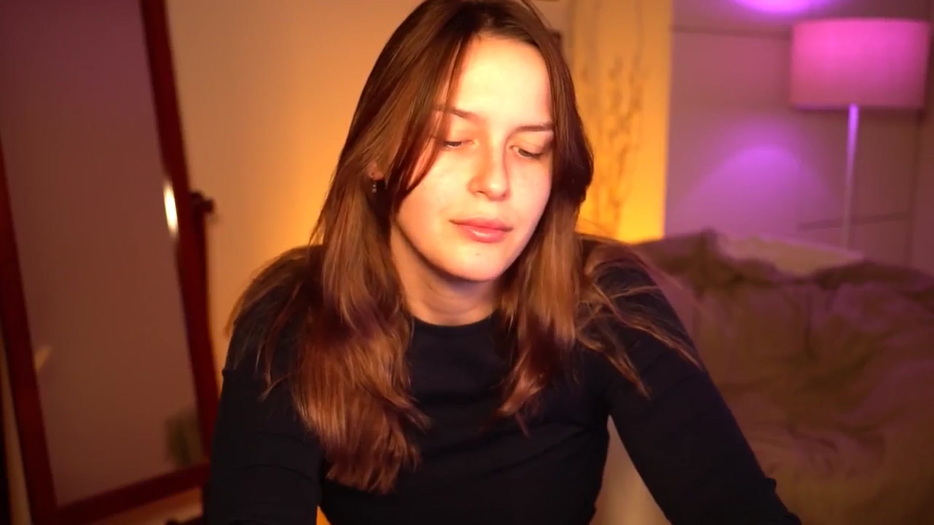 Gallery image thumbnail from sweetpulse_'s myfreecams stream on, 10/15/2024, 07:11 image 14 of 20