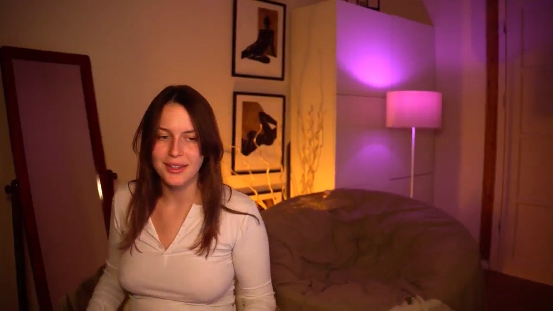 Gallery image thumbnail from sweetpulse_'s myfreecams stream on, 10/16/2024, 06:13 image 16 of 20