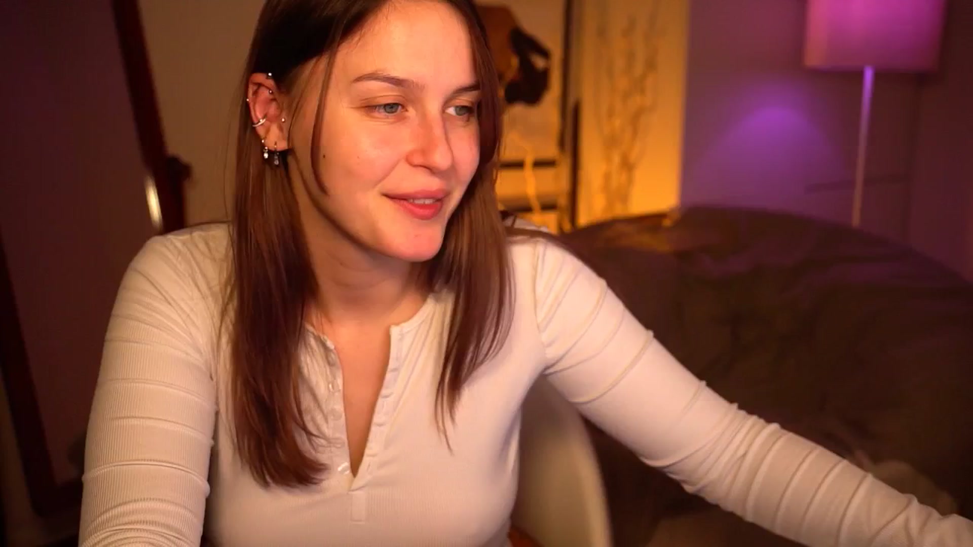 Gallery image thumbnail from sweetpulse_'s myfreecams stream on, 10/16/2024, 07:10 image 12 of 20