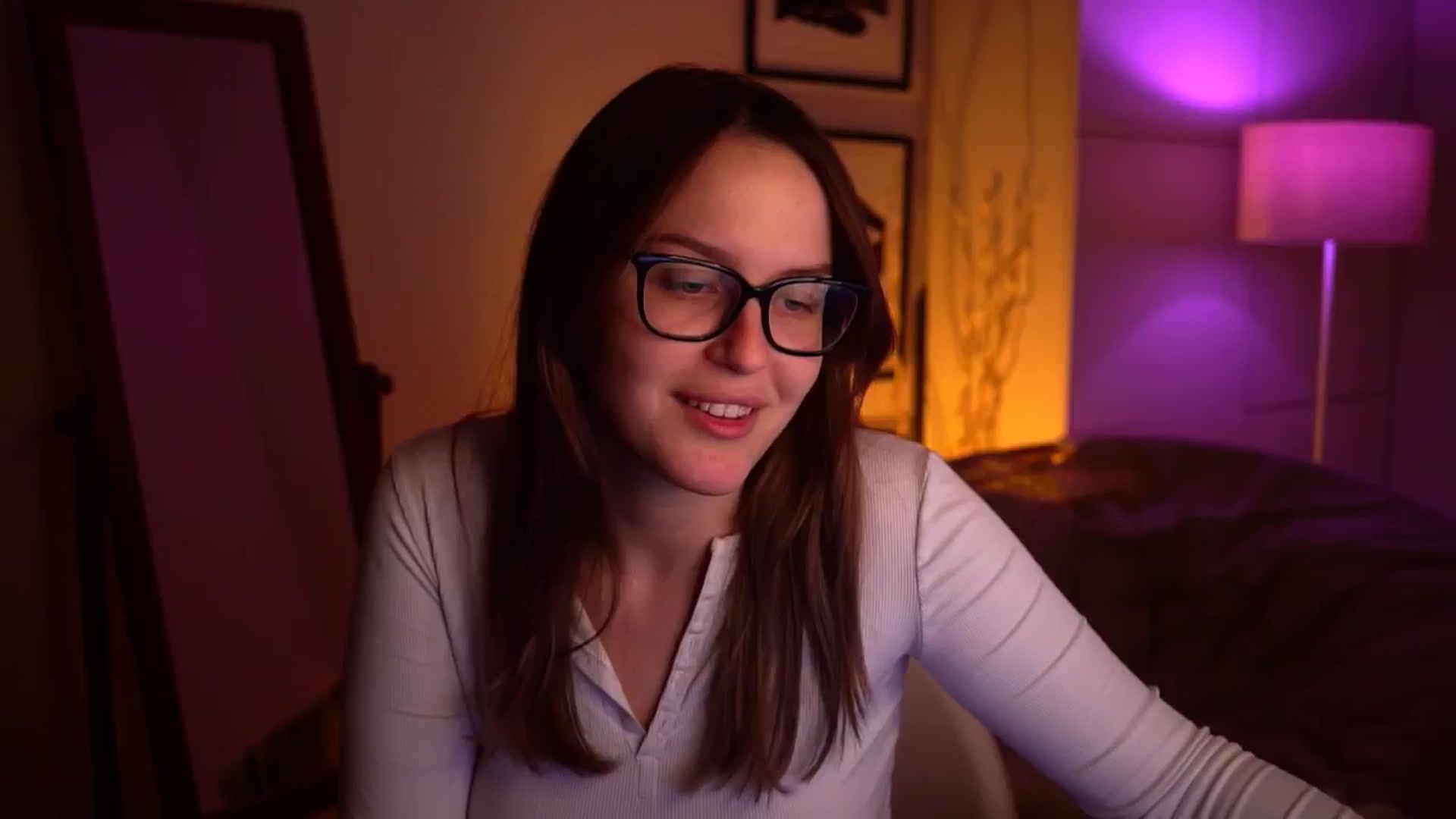 Gallery image thumbnail from sweetpulse_'s myfreecams stream on, 10/16/2024, 08:57 image 6 of 20