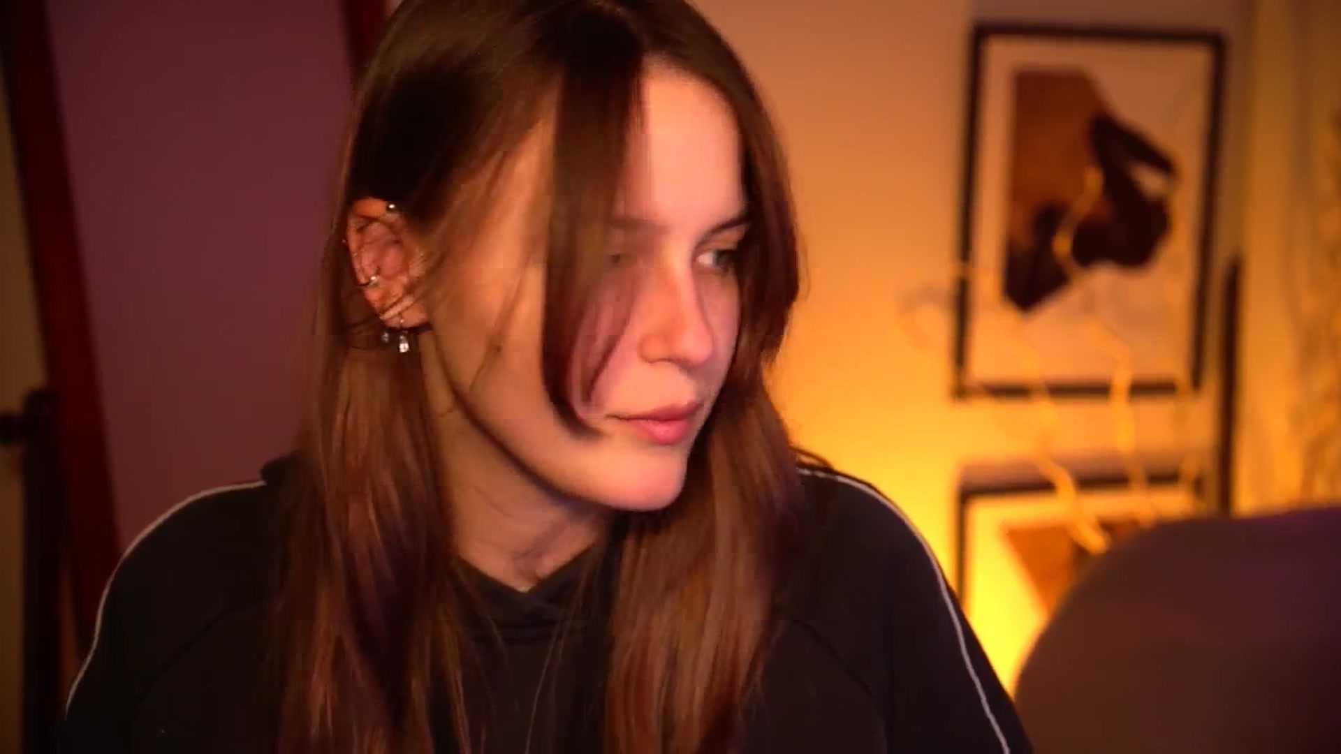 Gallery image thumbnail from sweetpulse_'s myfreecams stream on, 10/18/2024, 07:49 image 12 of 20
