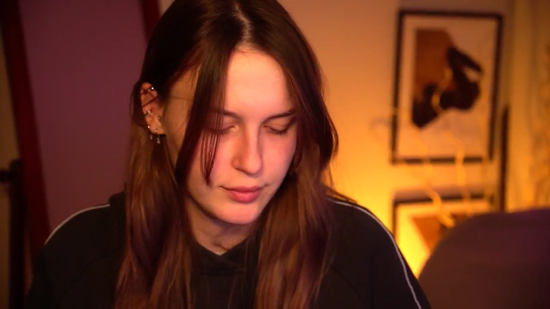 Gallery image thumbnail from sweetpulse_'s myfreecams stream on, 10/18/2024, 07:49 image 13 of 20
