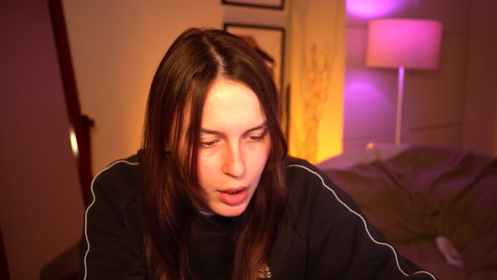 Gallery image thumbnail from sweetpulse_'s myfreecams stream on, 10/18/2024, 09:17 image 18 of 20