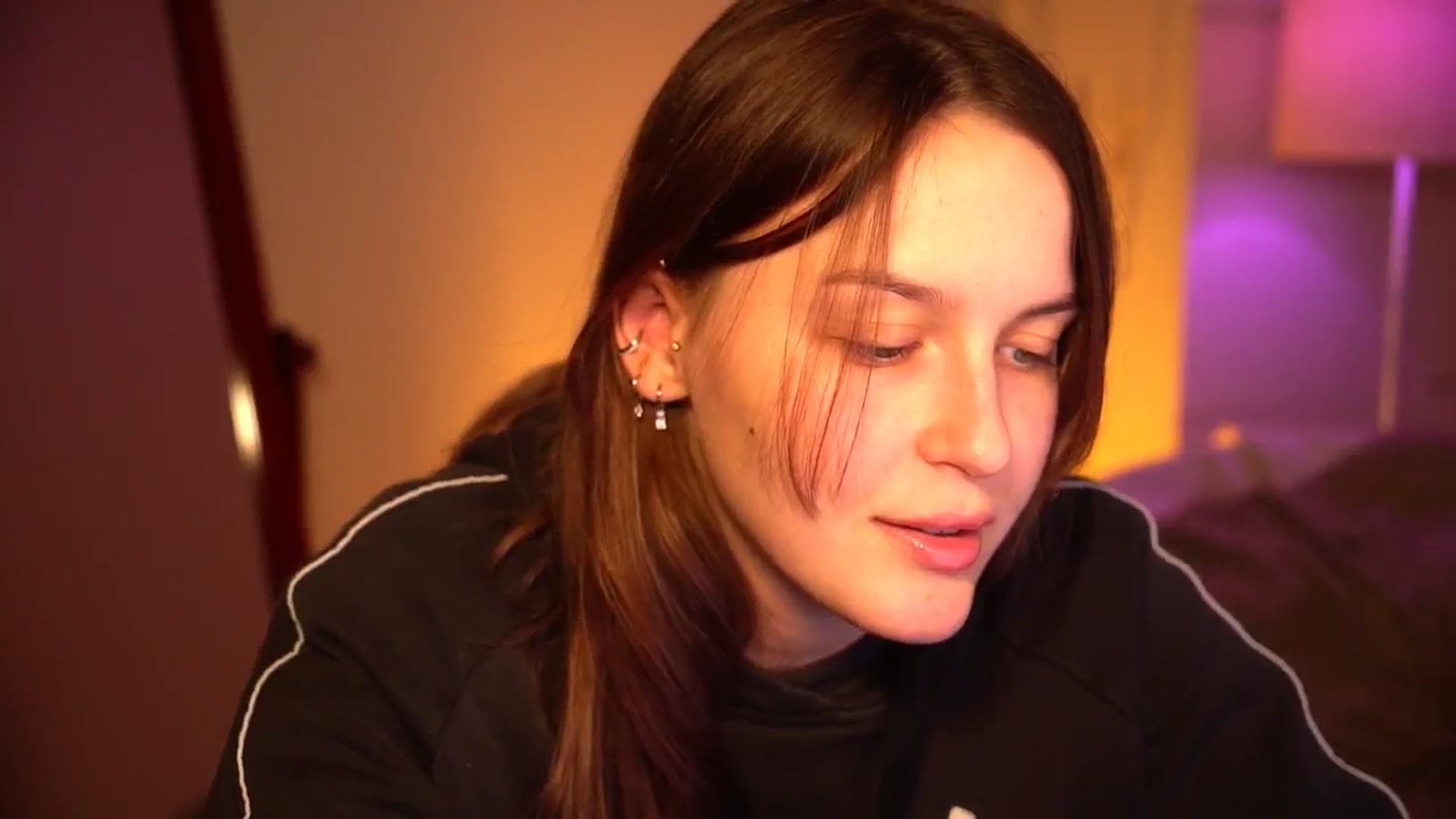 Gallery image thumbnail from sweetpulse_'s myfreecams stream on, 10/18/2024, 09:17 image 9 of 20