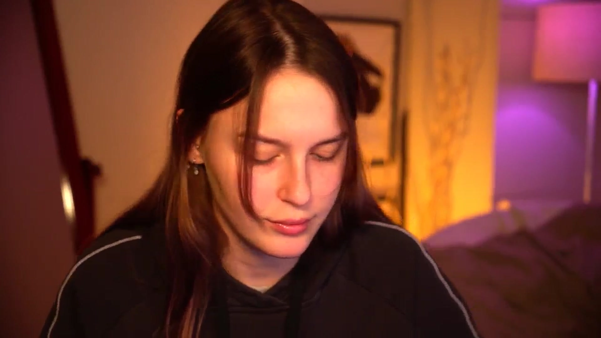 Gallery image thumbnail from sweetpulse_'s myfreecams stream on, 10/18/2024, 09:17 image 4 of 20