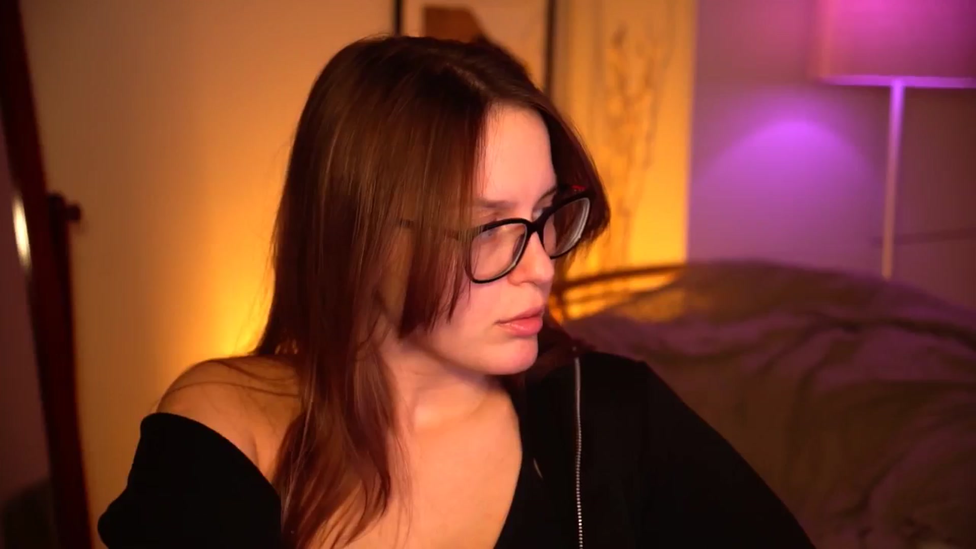 Gallery image thumbnail from sweetpulse_'s myfreecams stream on, 10/19/2024, 08:43 image 9 of 20