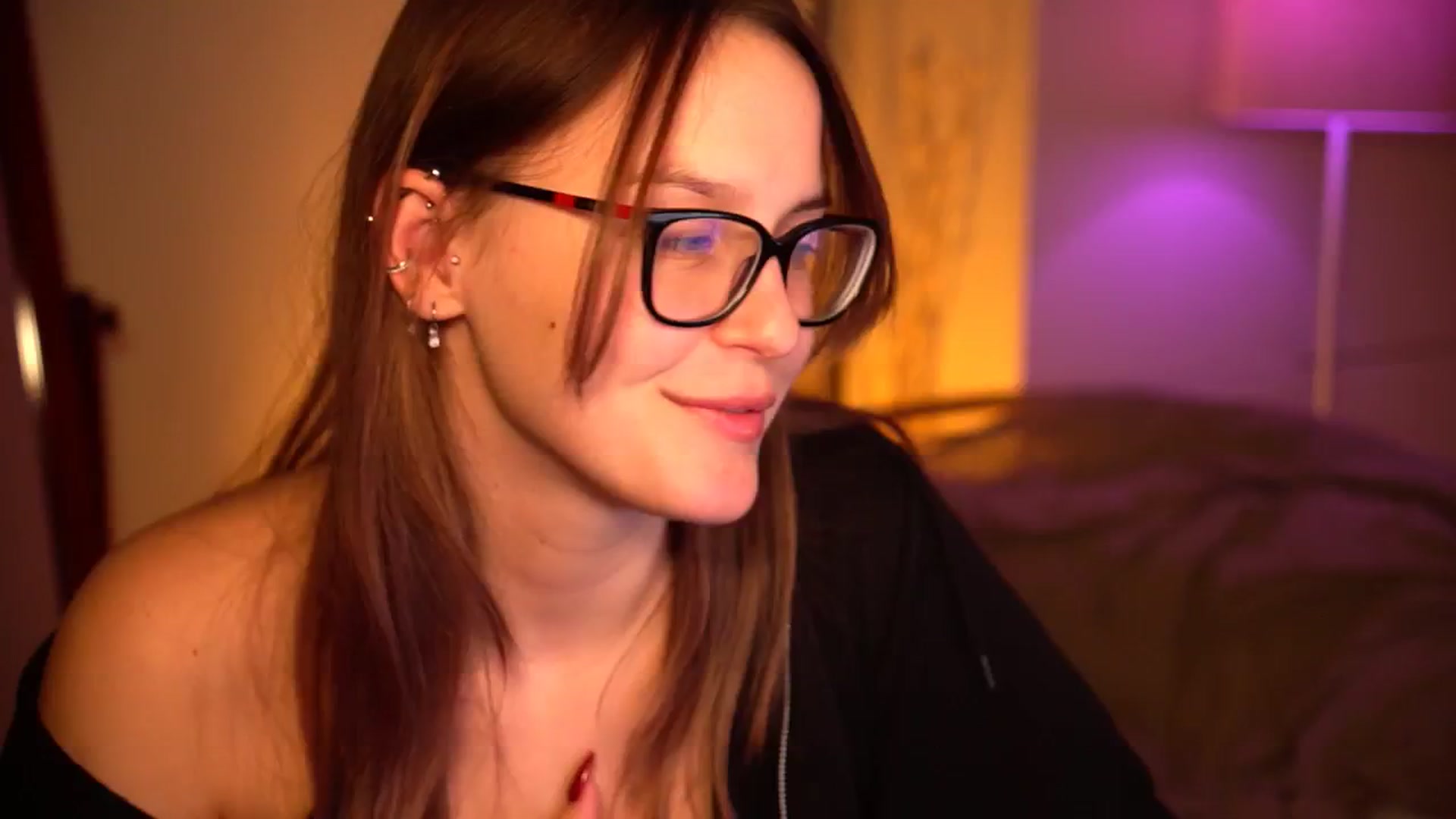 Gallery image thumbnail from sweetpulse_'s myfreecams stream on, 10/19/2024, 08:43 image 4 of 20