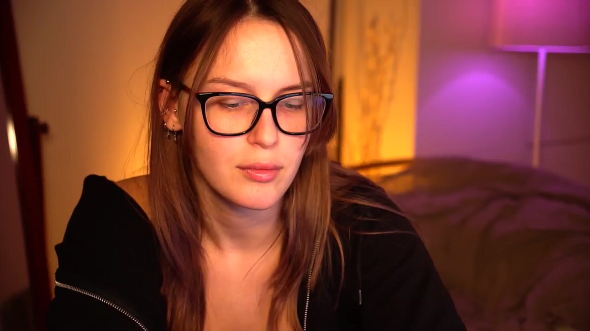 Gallery image thumbnail from sweetpulse_'s myfreecams stream on, 10/19/2024, 08:43 image 5 of 20