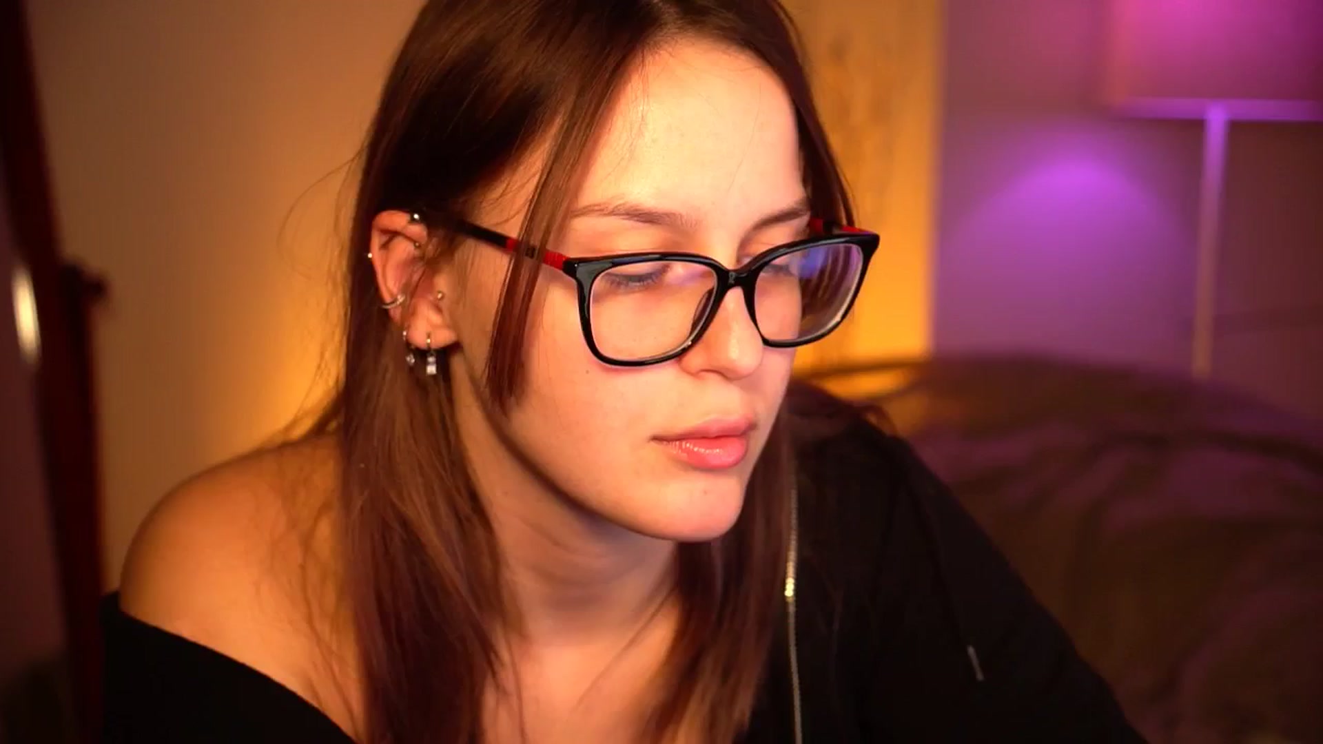 Gallery image thumbnail from sweetpulse_'s myfreecams stream on, 10/19/2024, 08:43 image 3 of 20