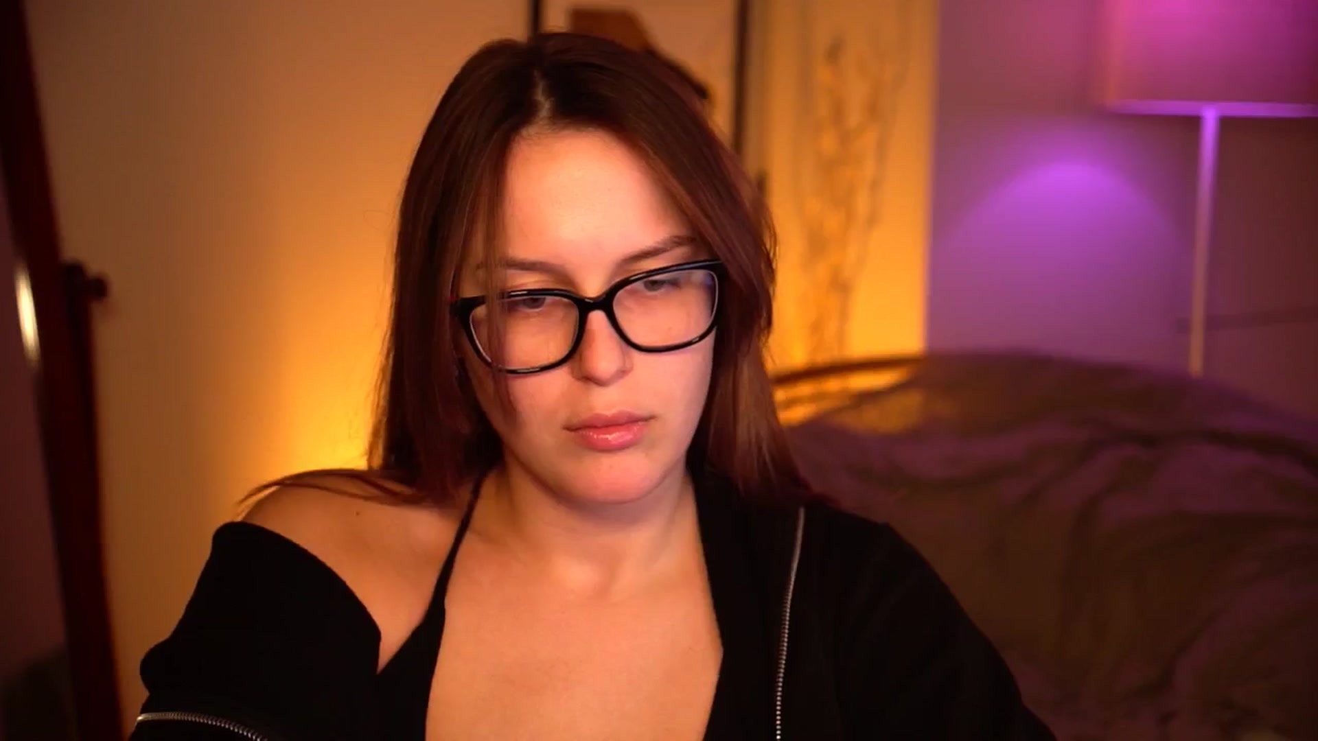 Gallery image thumbnail from sweetpulse_'s myfreecams stream on, 10/19/2024, 08:43 image 8 of 20