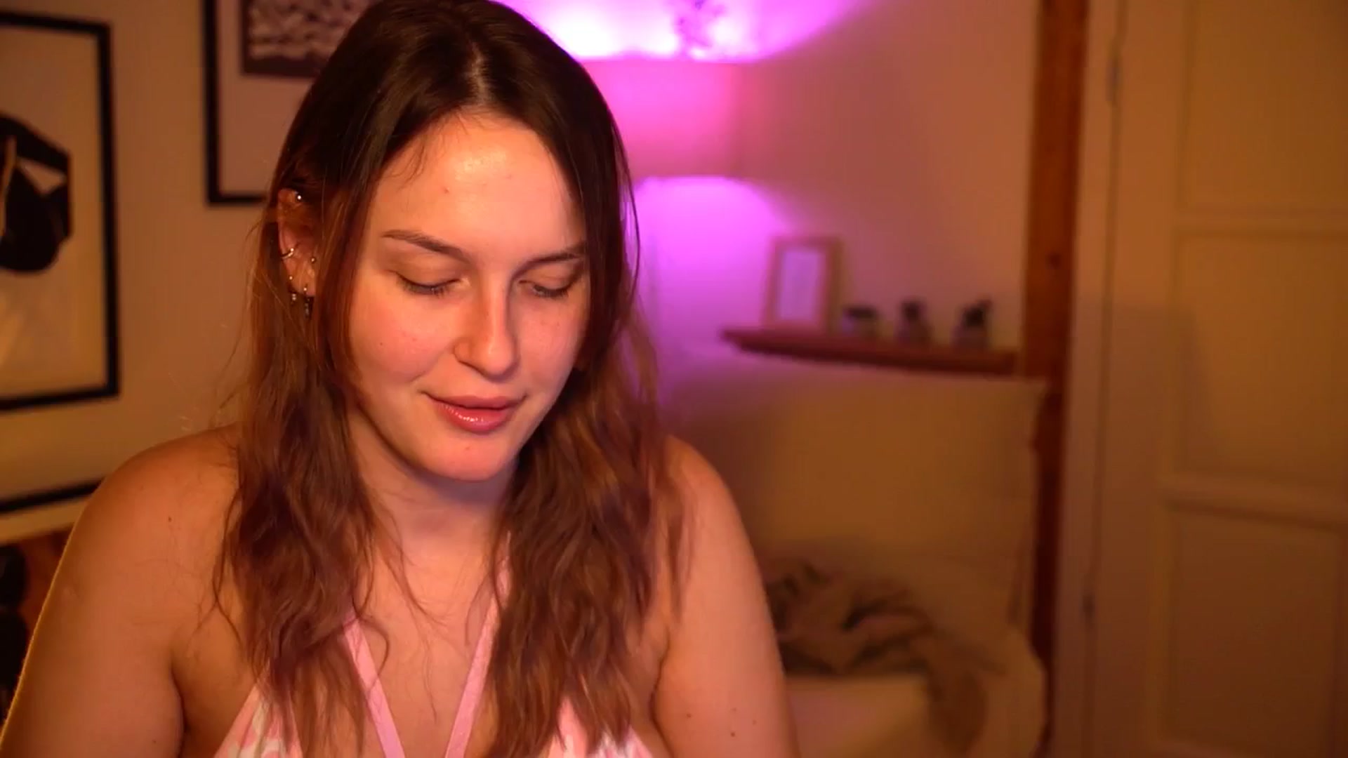 Gallery image thumbnail from sweetpulse_'s myfreecams stream on, 10/22/2024, 07:44 image 1 of 20