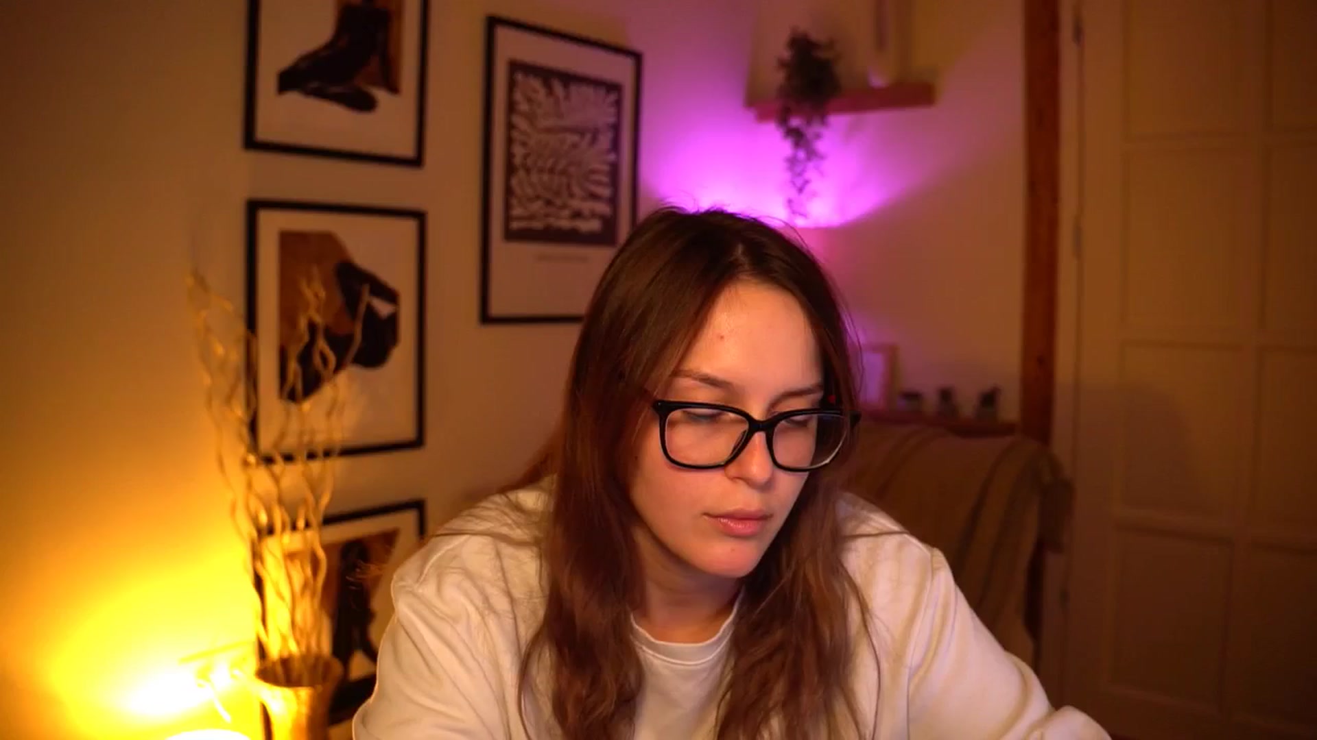Gallery image thumbnail from sweetpulse_'s myfreecams stream on, 10/22/2024, 07:44 image 17 of 20