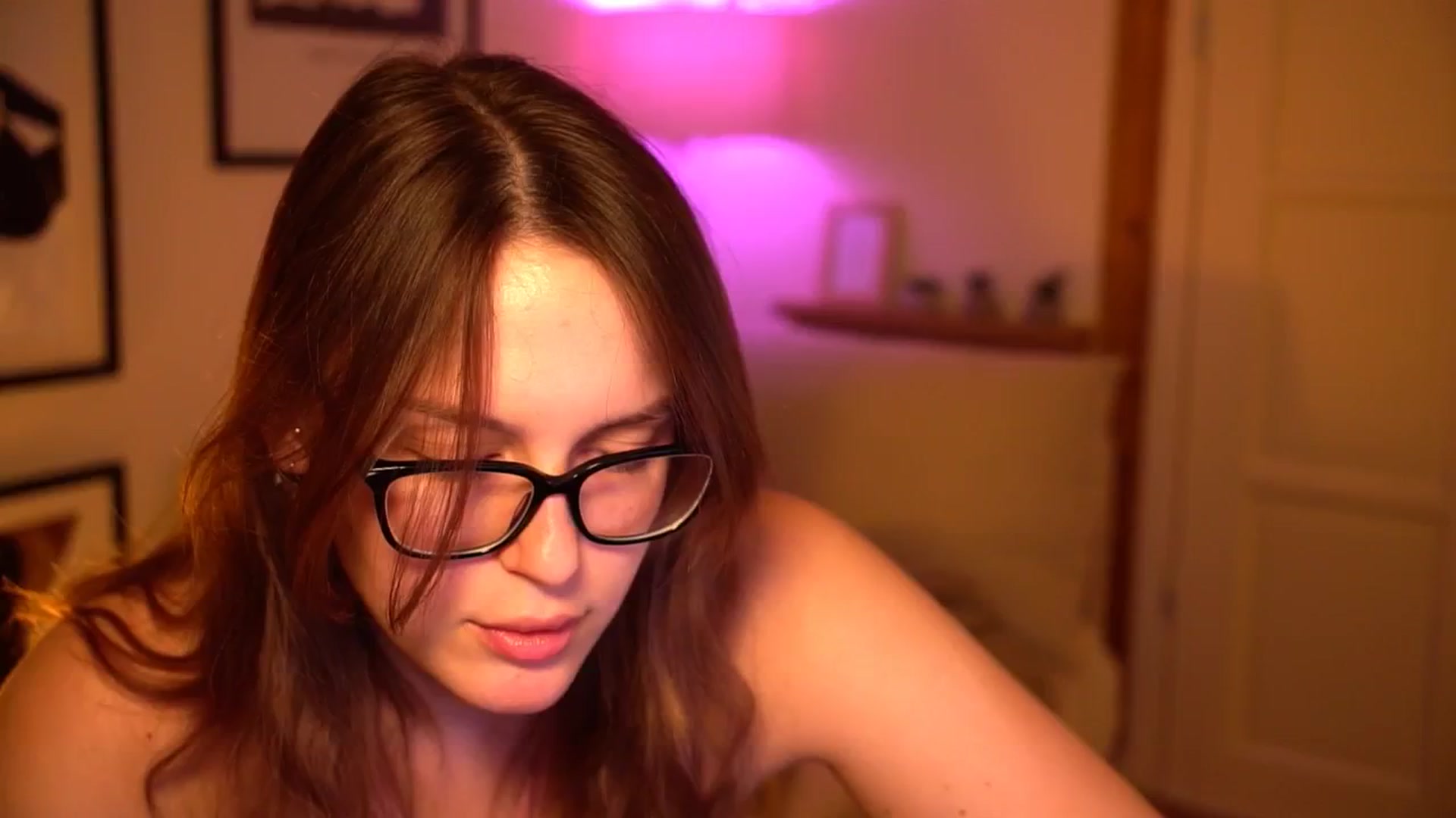 Gallery image thumbnail from sweetpulse_'s myfreecams stream on, 10/22/2024, 07:44 image 5 of 20