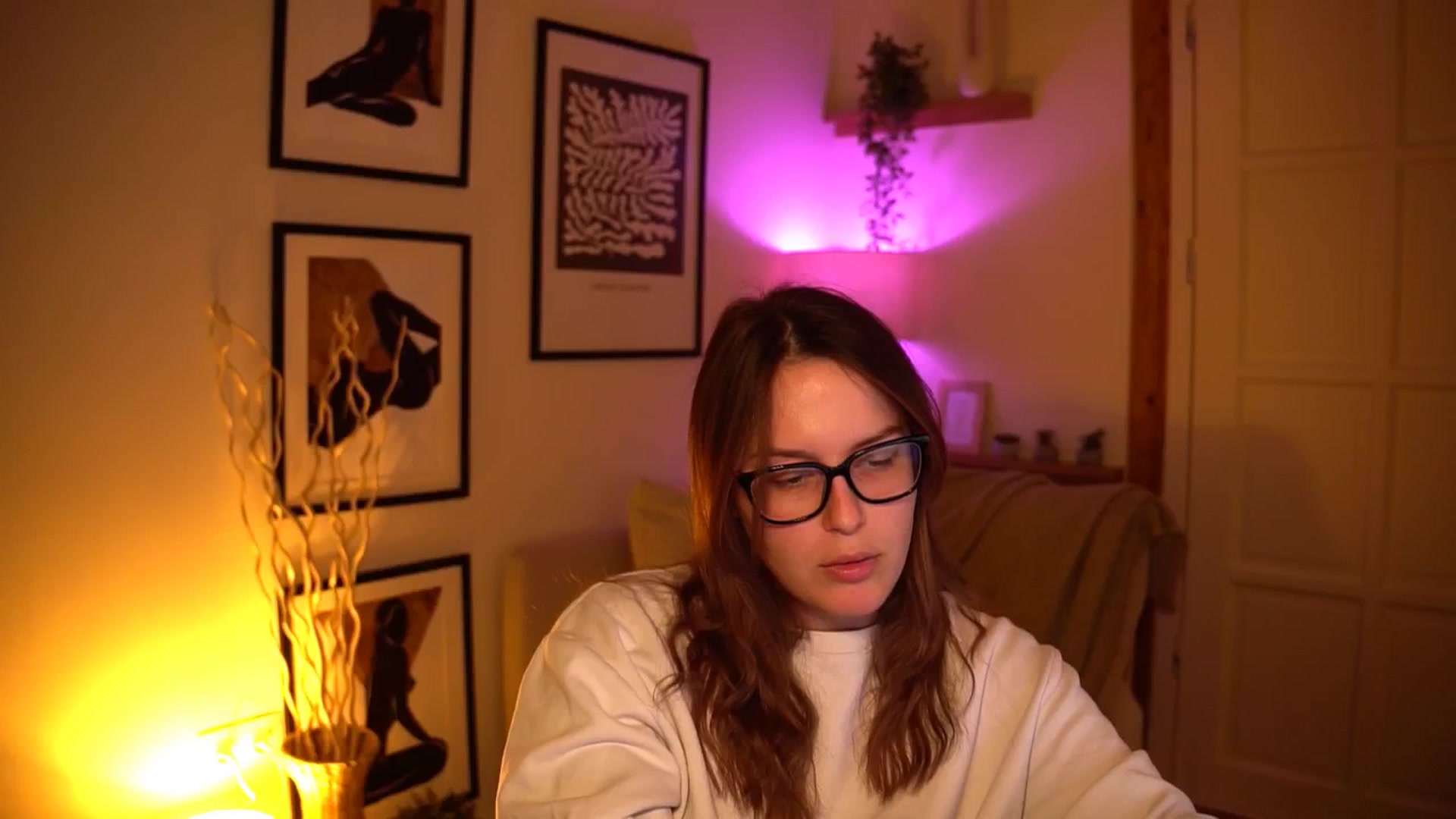 Gallery image thumbnail from sweetpulse_'s myfreecams stream on, 10/22/2024, 07:44 image 19 of 20